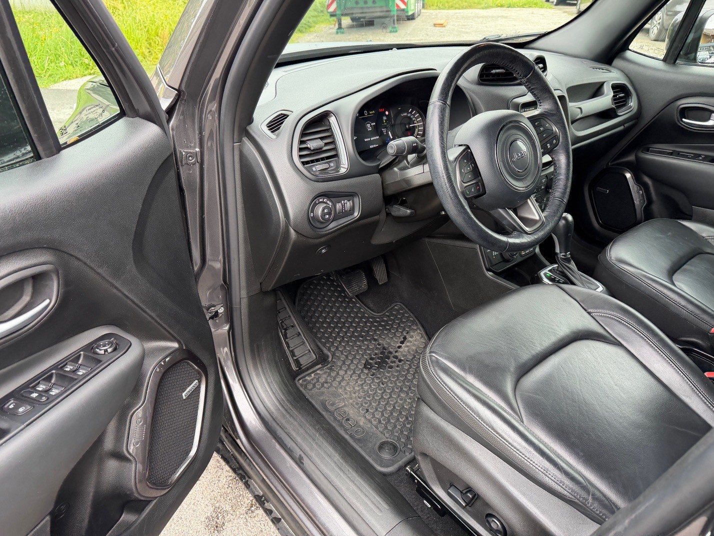 JEEP Renegade 1.3 T PHEV S AWD-image-7