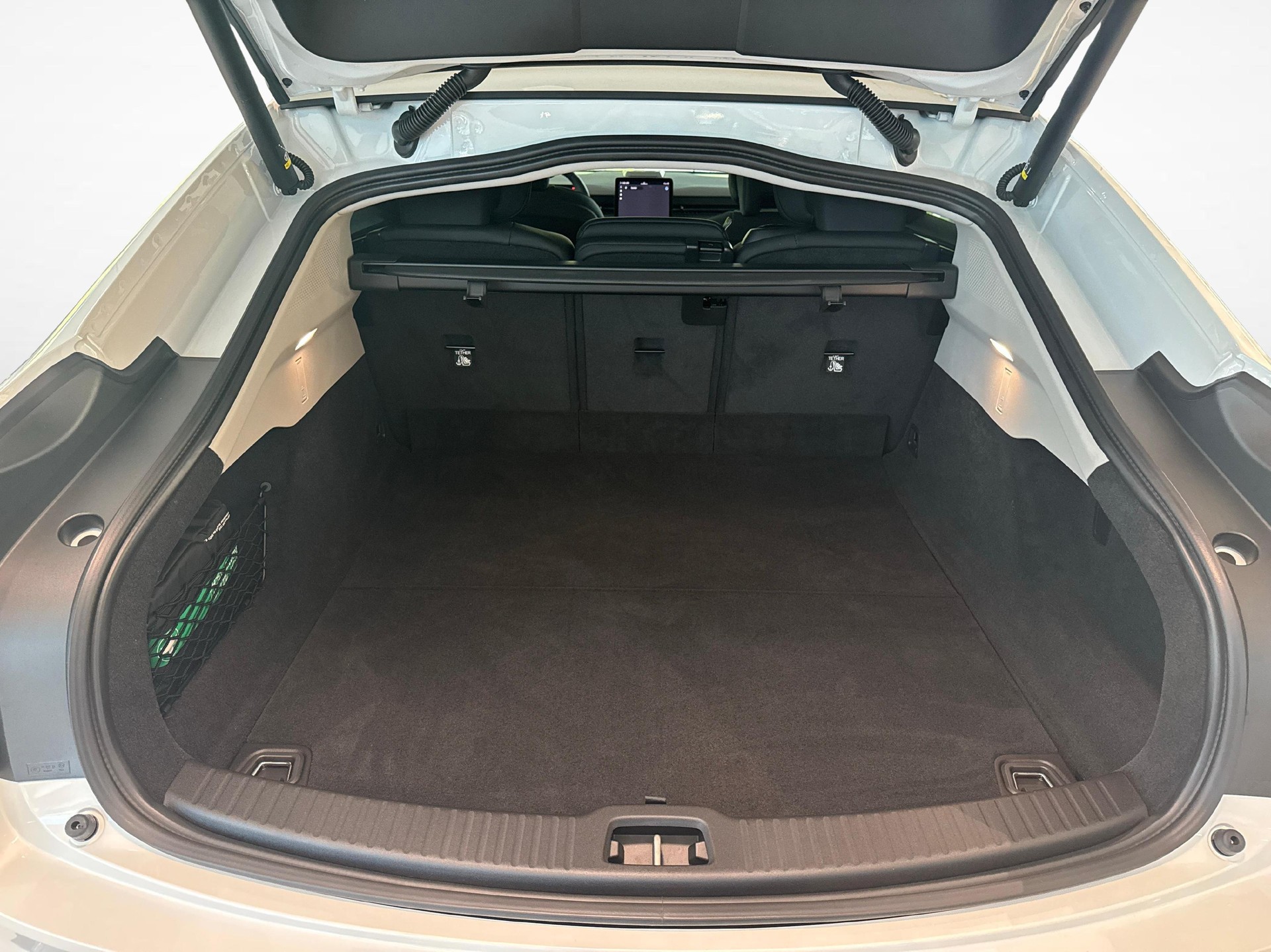 VOLVO ES90 Core-image-10