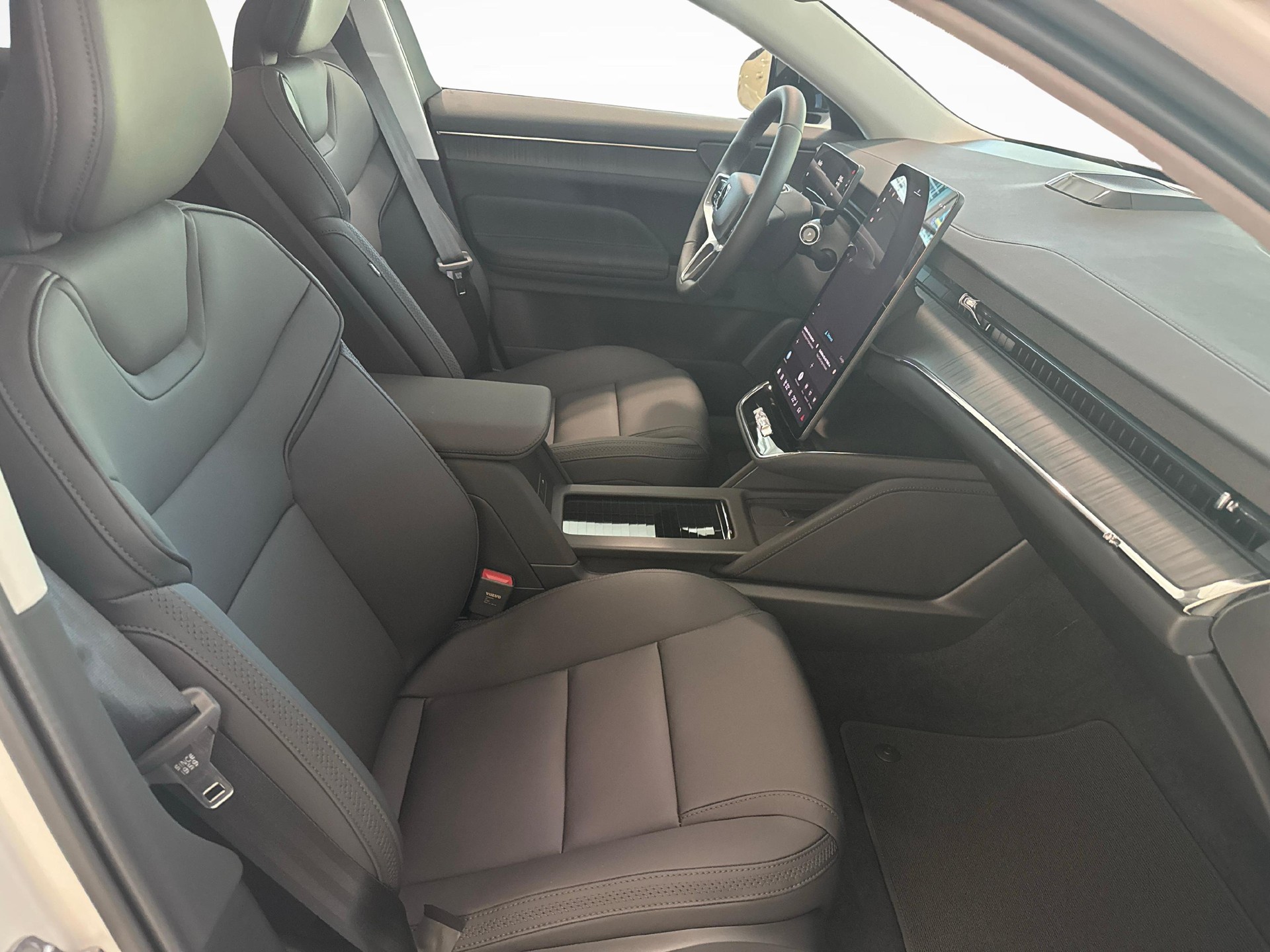 VOLVO ES90 Core-image-9