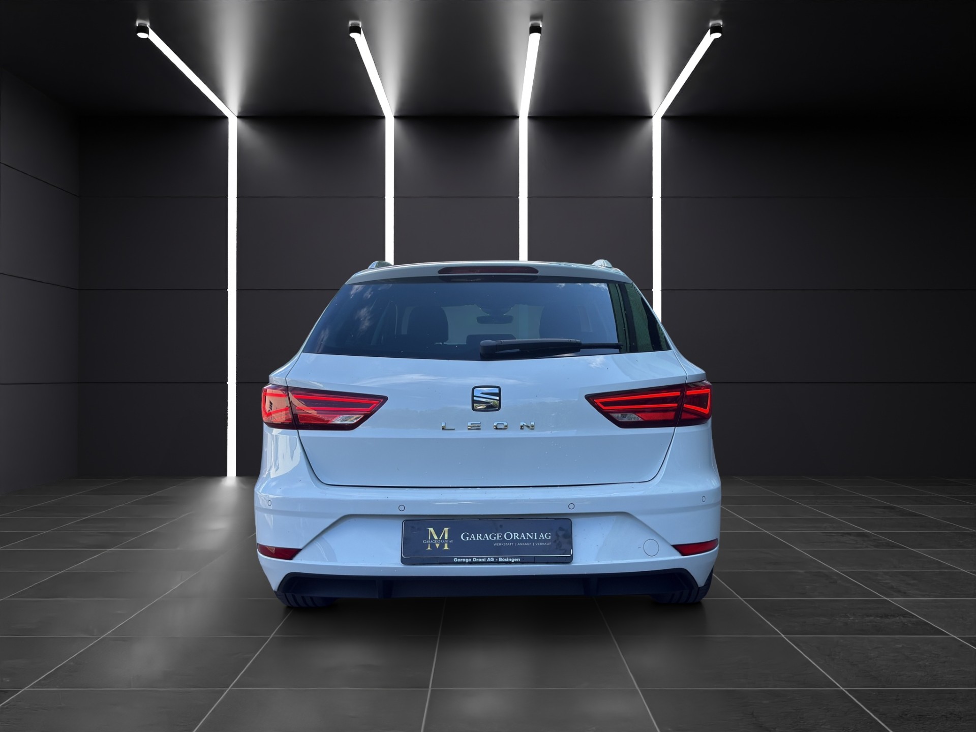 SEAT Leon ST 2.0 TDI Style DSG-showroom-element-2