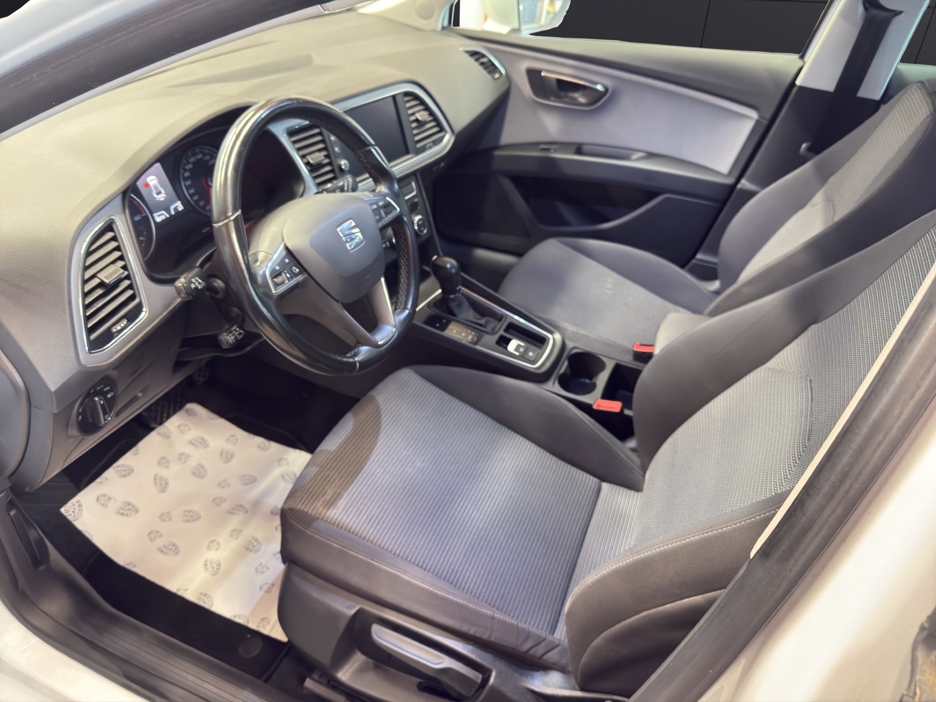 SEAT Leon ST 2.0 TDI Style DSG-image-7