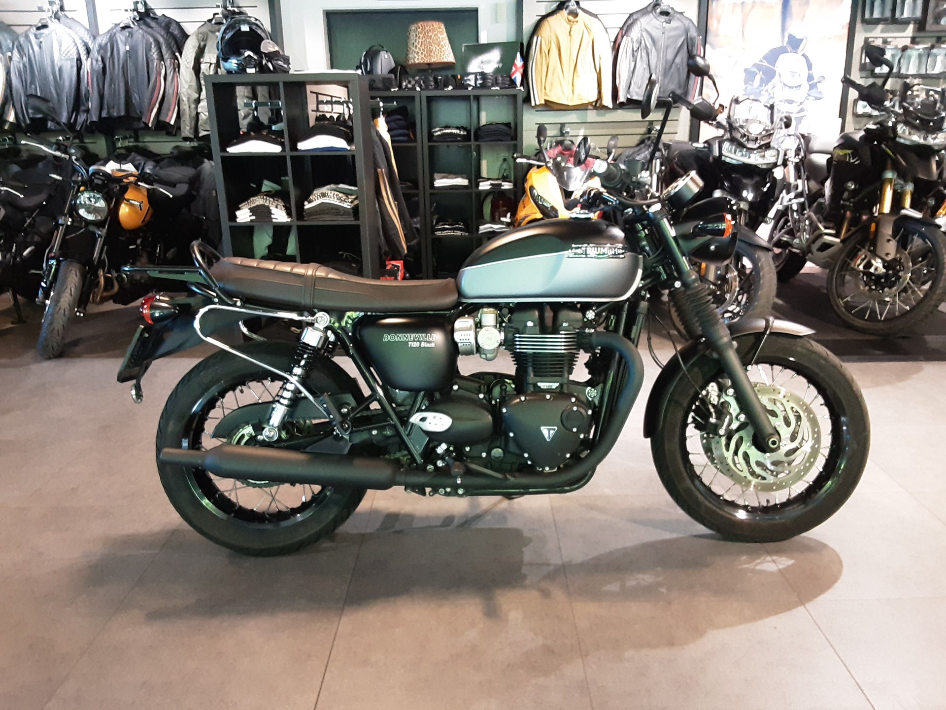 TRIUMPH Bonneville T120 Black