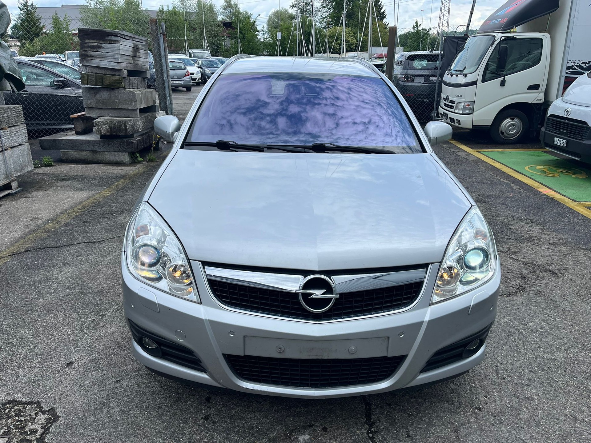 OPEL Vectra Caravan 2.2 (Essentia)