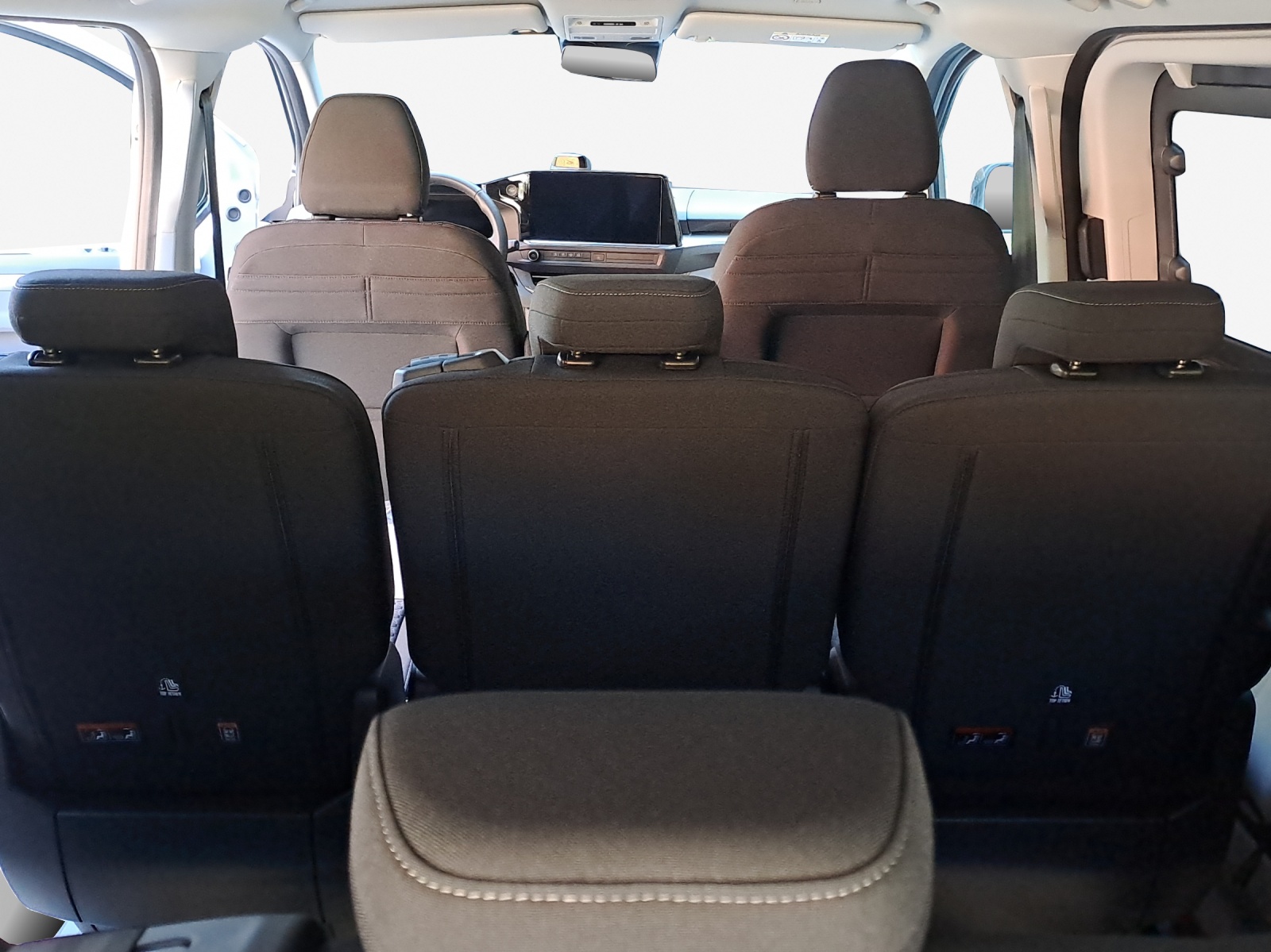VW Caravelle 2.0 TDI LWB 4 Motion Aut 8-image-13