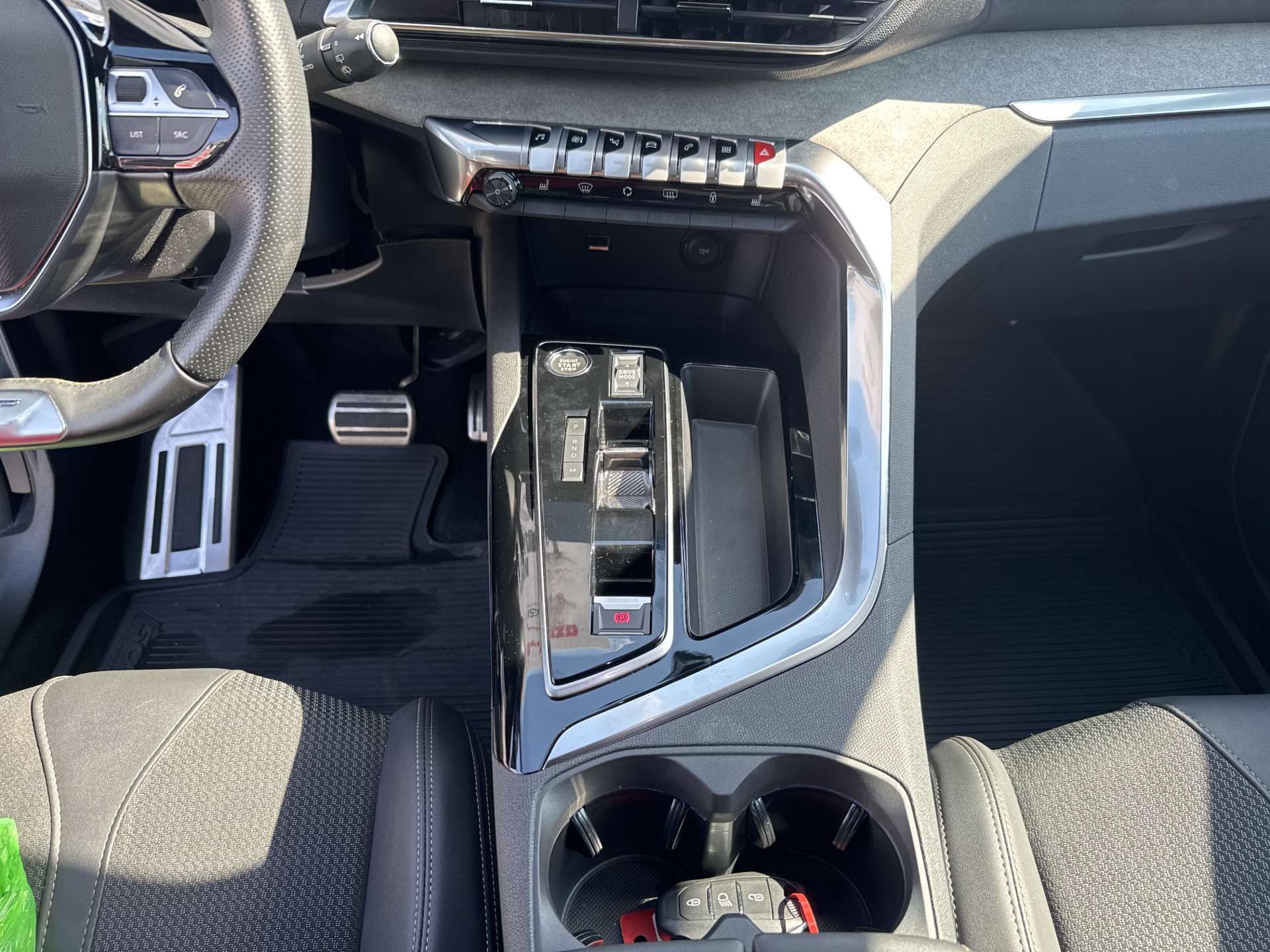 PEUGEOT 5008 1.2 Pure Tech GT 7-Plätzer EAT-Automat-image-11