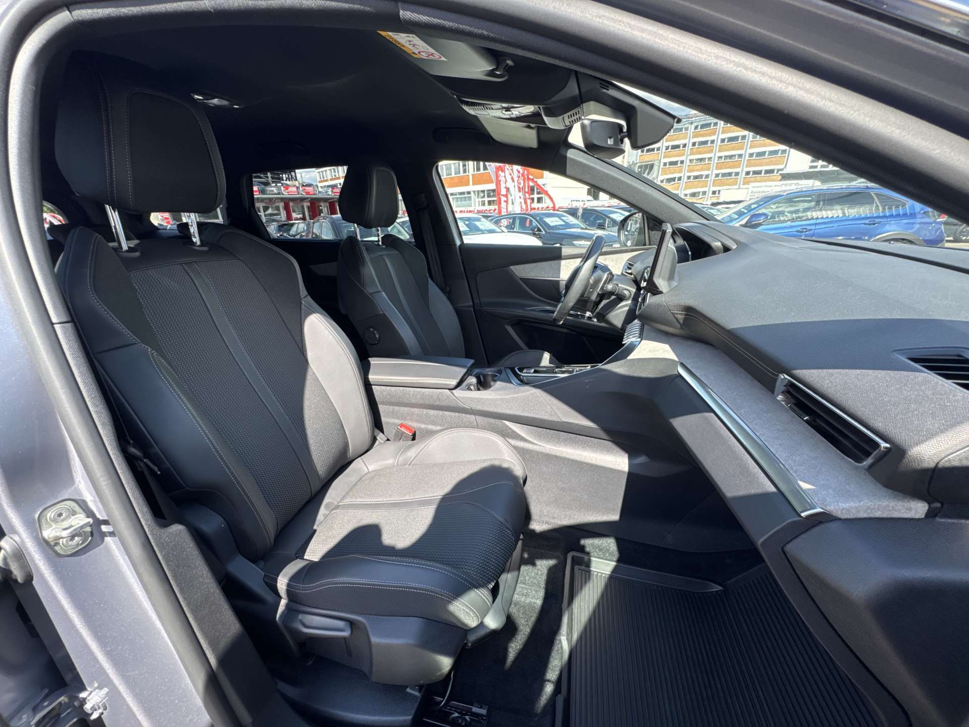 PEUGEOT 5008 1.2 Pure Tech GT 7-Plätzer EAT-Automat-image-12