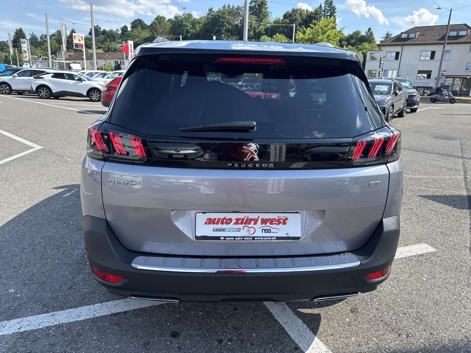 PEUGEOT 5008 1.2 Pure Tech GT 7-Plätzer EAT-Automat-image-14