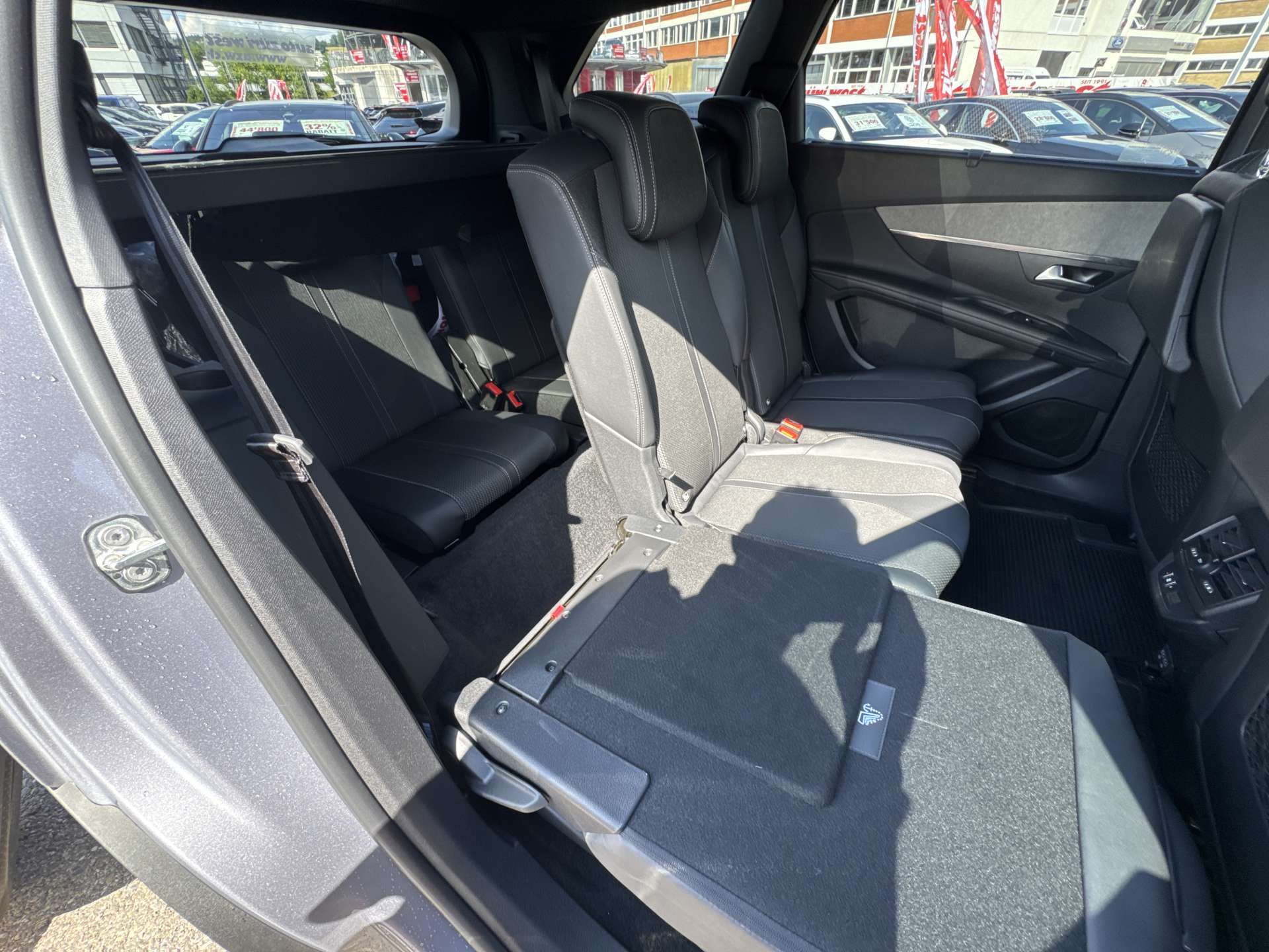 PEUGEOT 5008 1.2 Pure Tech GT 7-Plätzer EAT-Automat-image-6