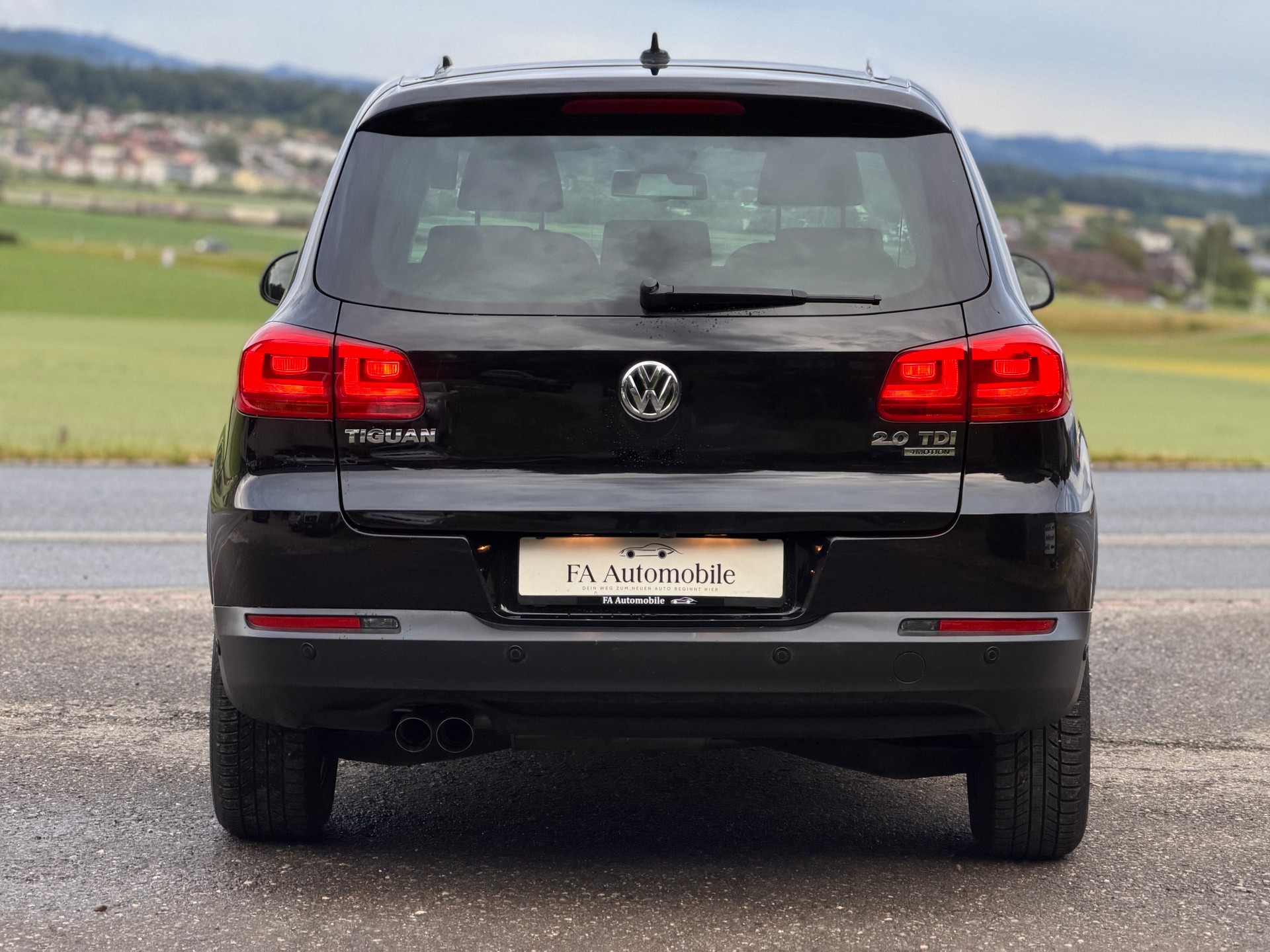 VW Tiguan 2.0 TDI BlueMotion Sport&Style 4Motion DSG-image-2