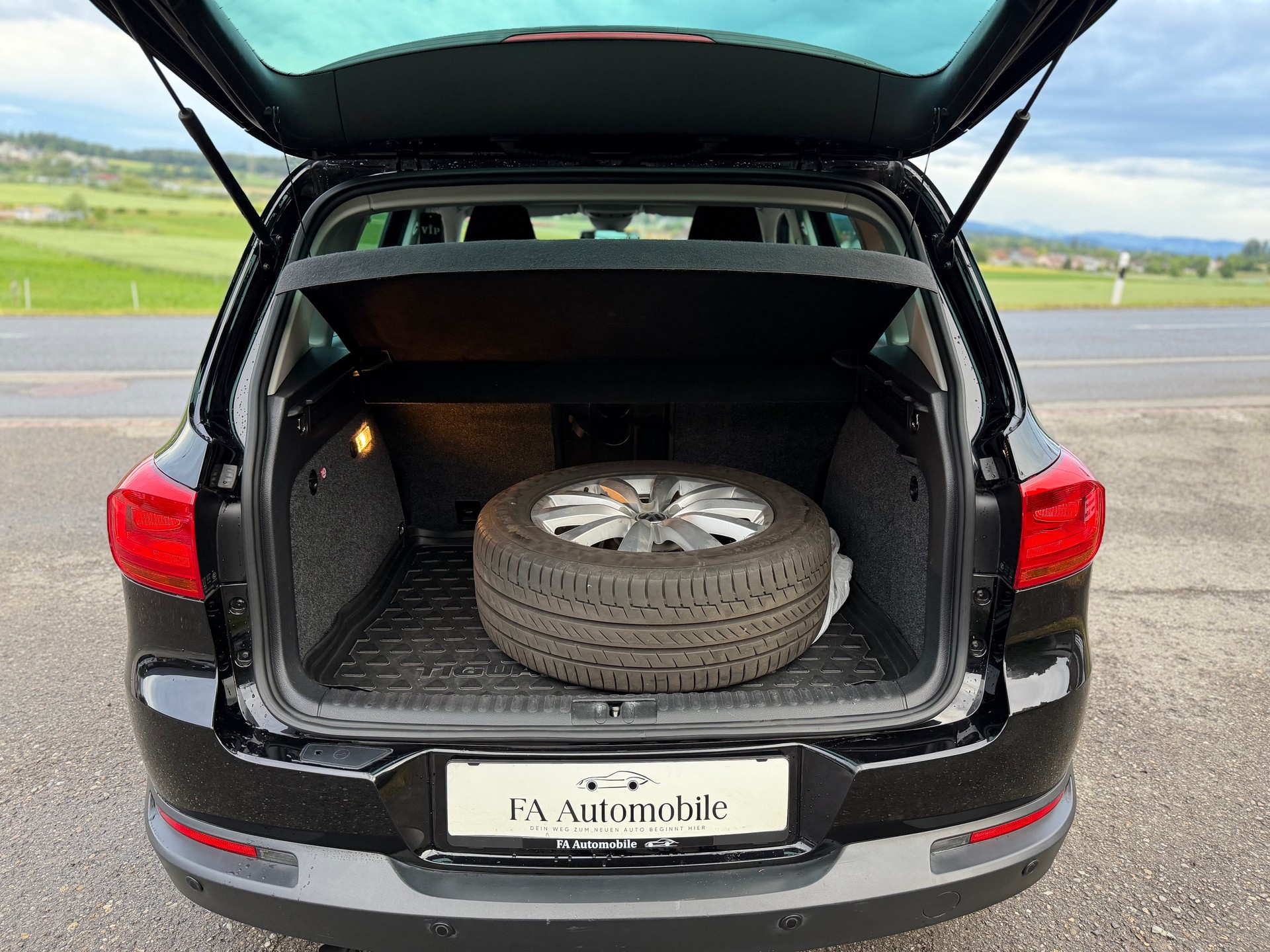 VW Tiguan 2.0 TDI BlueMotion Sport&Style 4Motion DSG-image-3
