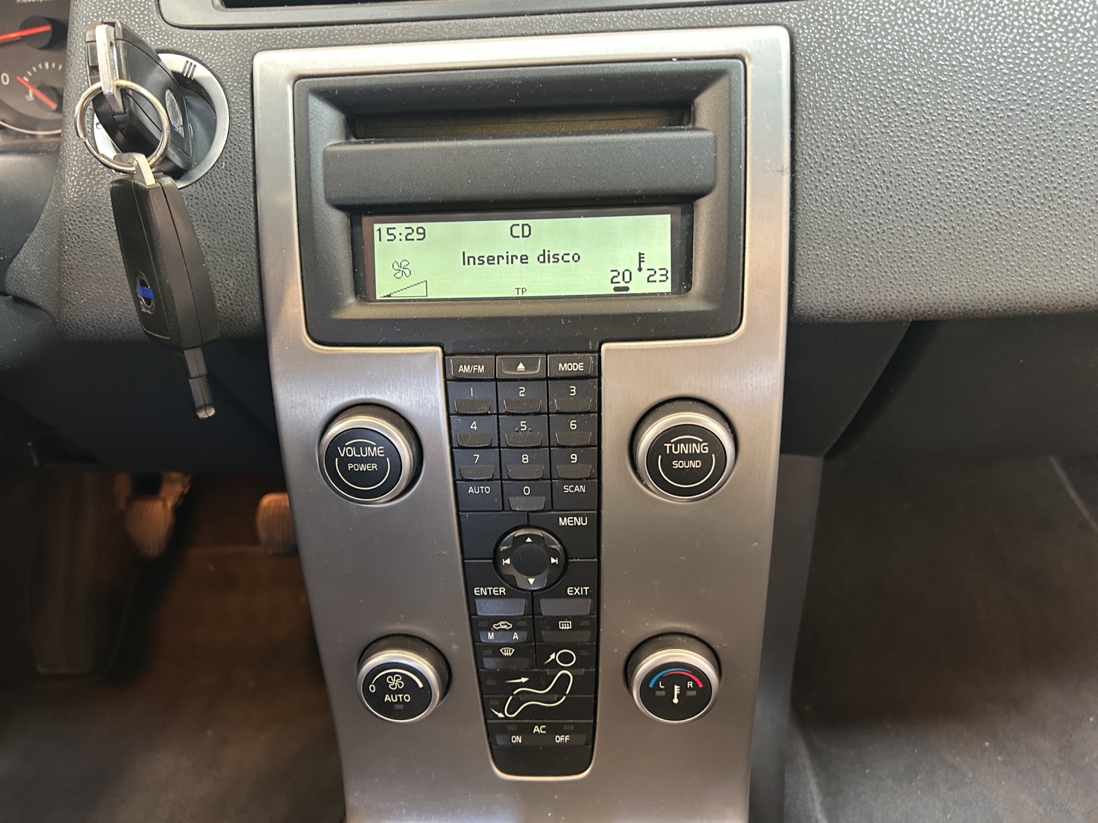 VOLVO V50 1.6D Summum-image-18