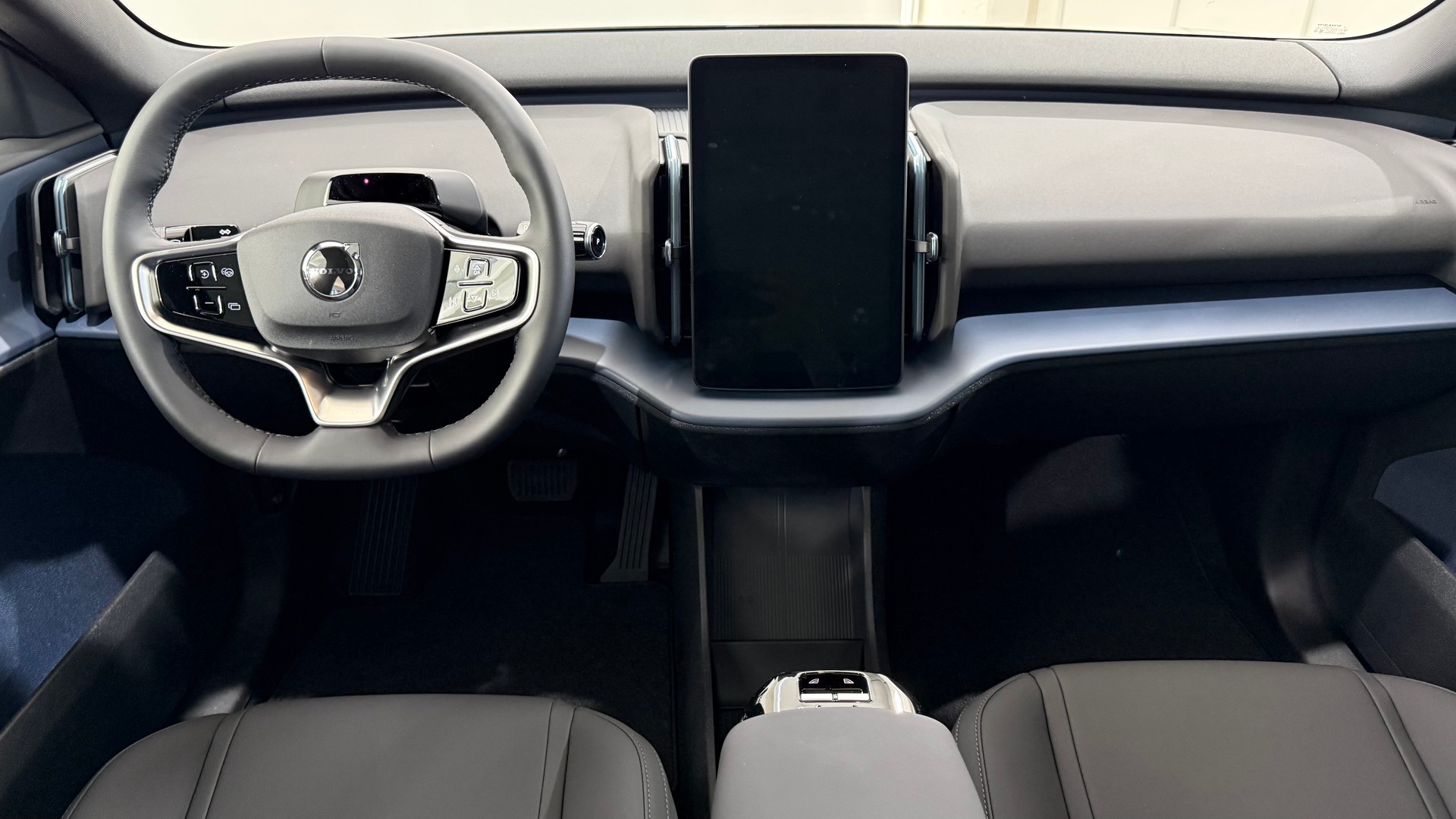 VOLVO EX 30 E60 Twin Ultra Performanc-image-11