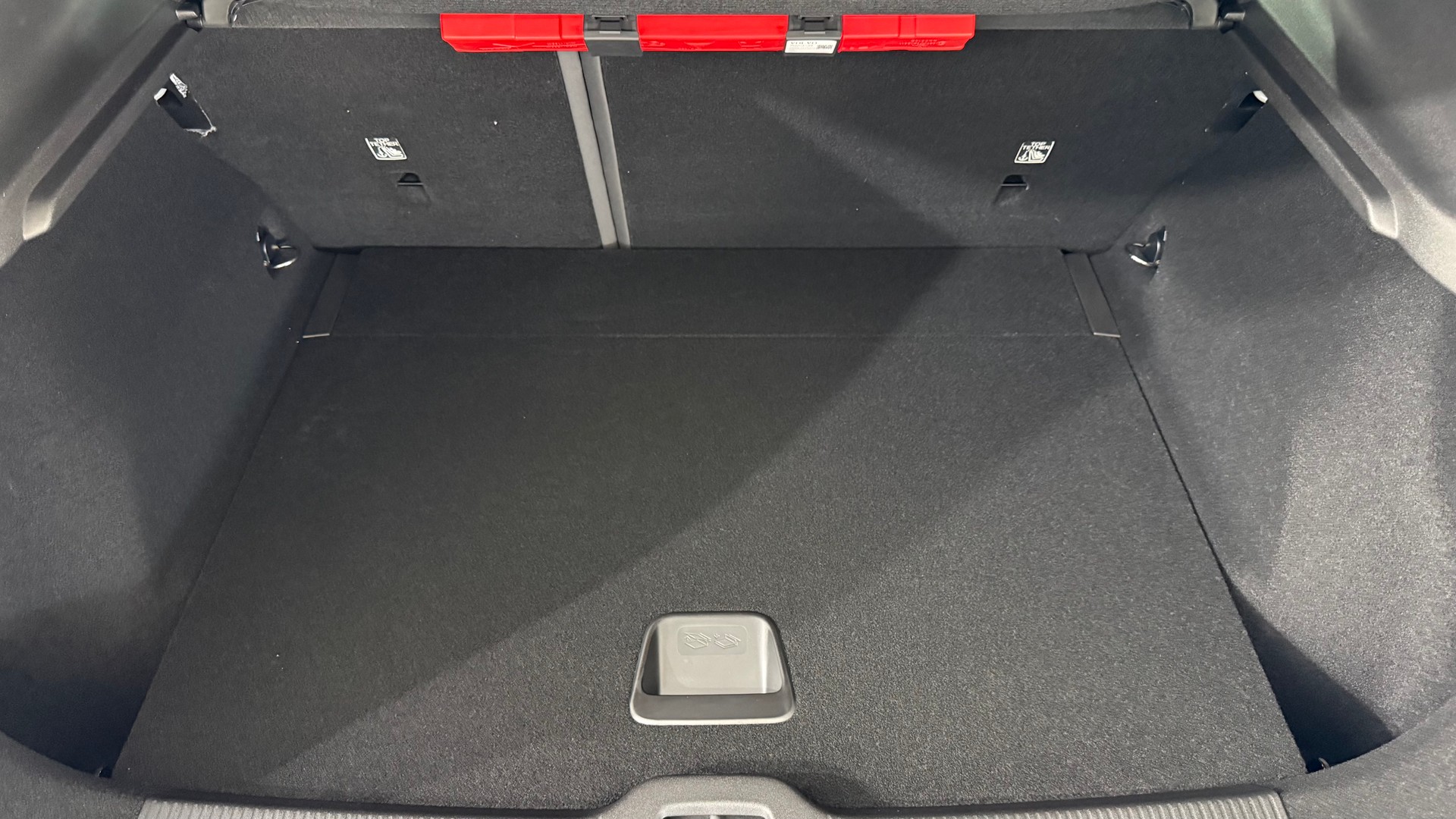 VOLVO EX 30 E60 Twin Ultra Performanc-image-12
