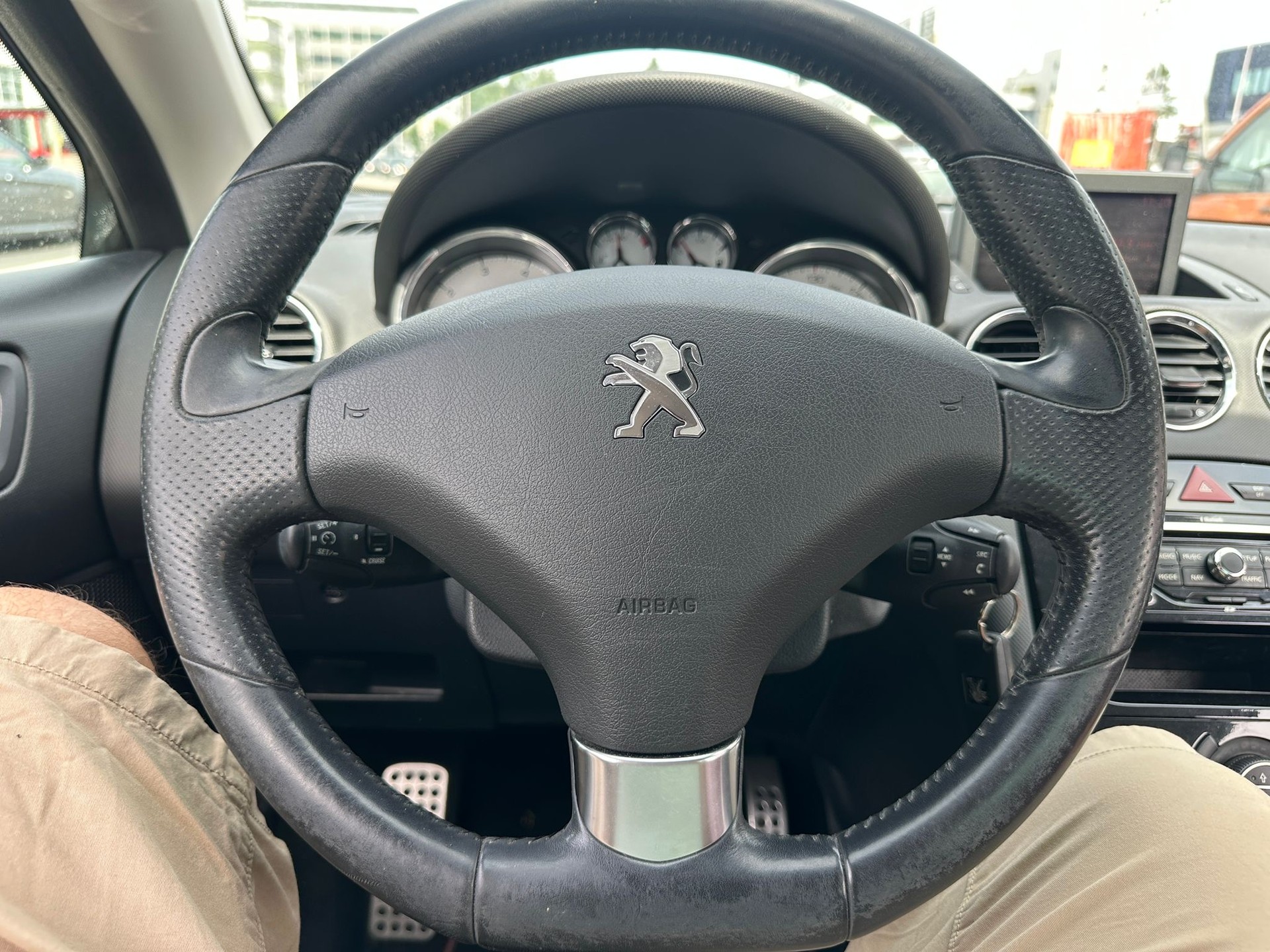 PEUGEOT 308 CC 1.6 16V Turbo Allure Automatic-image-12