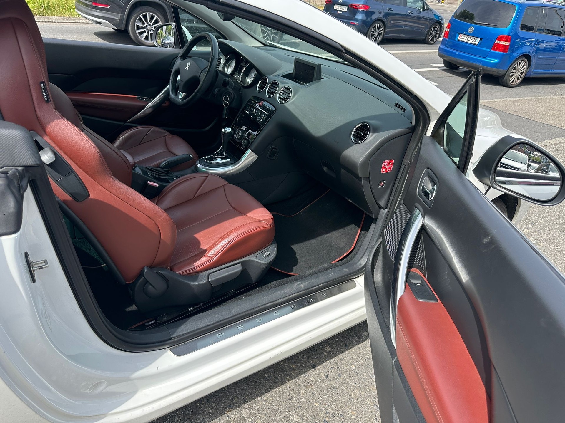 PEUGEOT 308 CC 1.6 16V Turbo Allure Automatic-image-8
