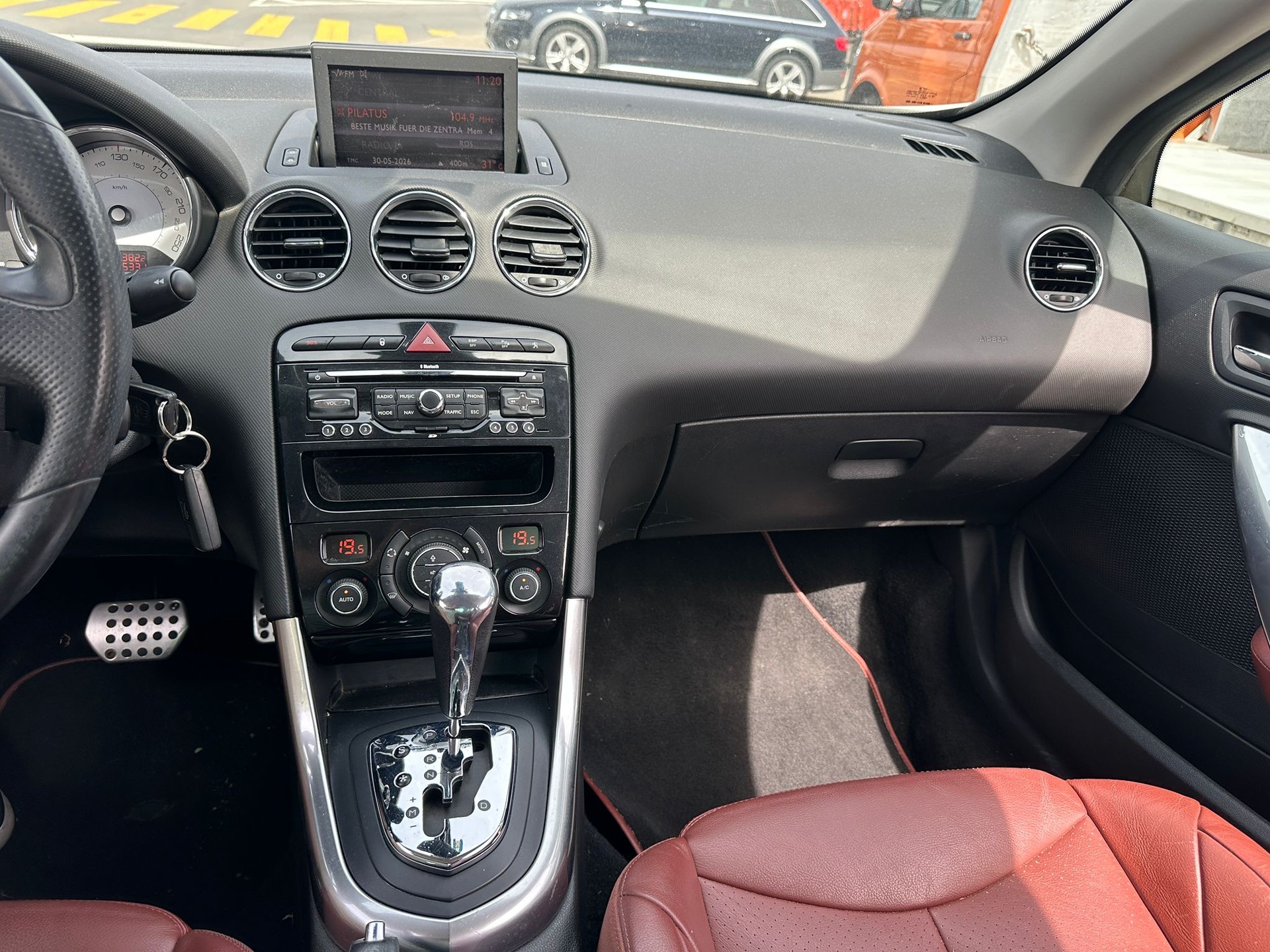 PEUGEOT 308 CC 1.6 16V Turbo Allure Automatic-image-10
