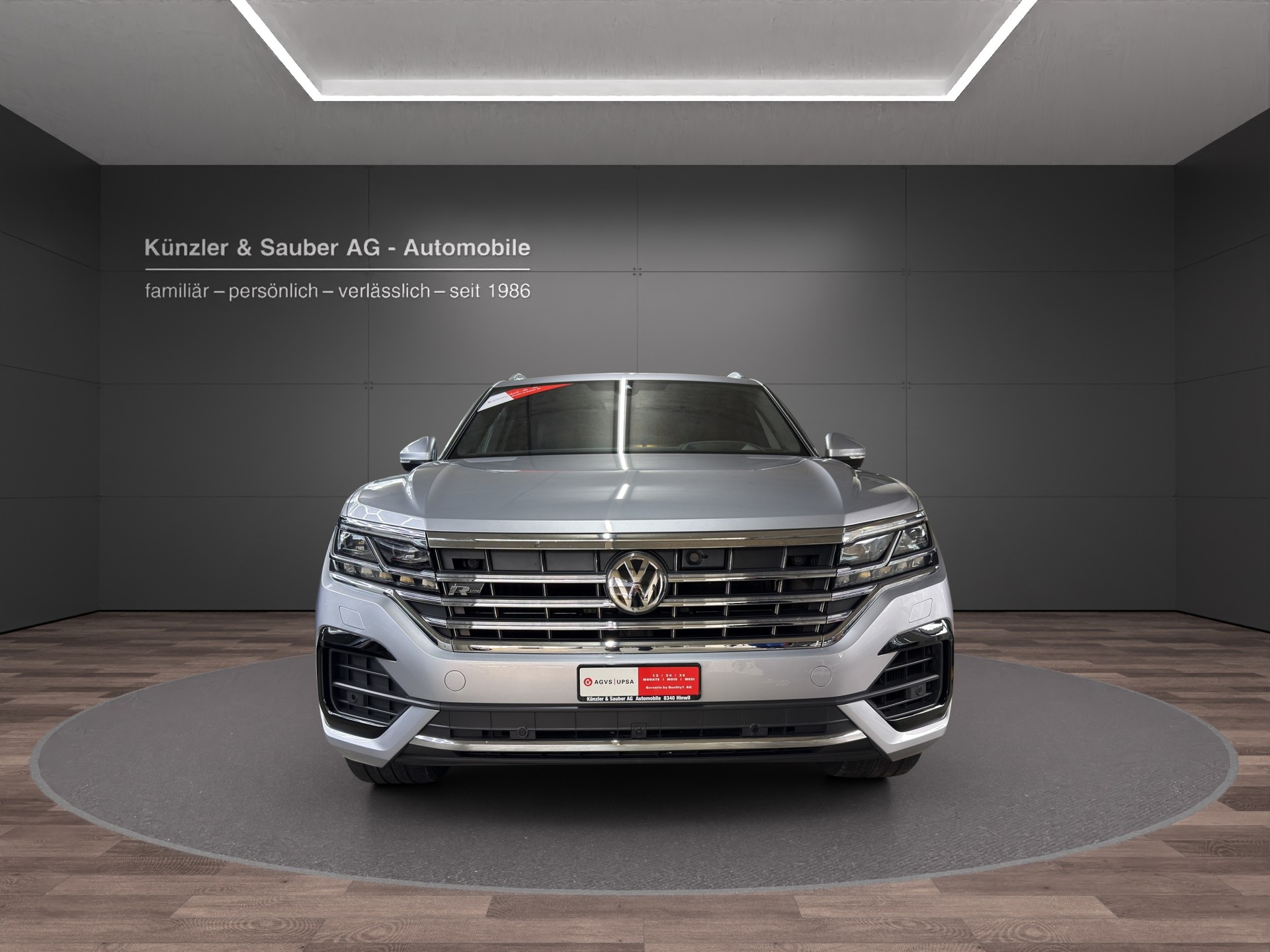 VW Touareg 3.0 TDI R Line Tiptronic-showroom-element-2