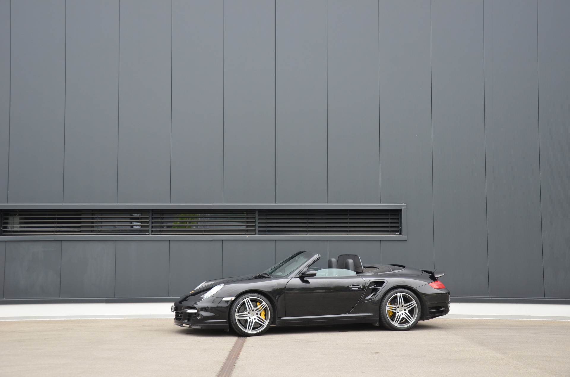 PORSCHE 911 Cabrio Turbo Tiptronic-showroom-element-1