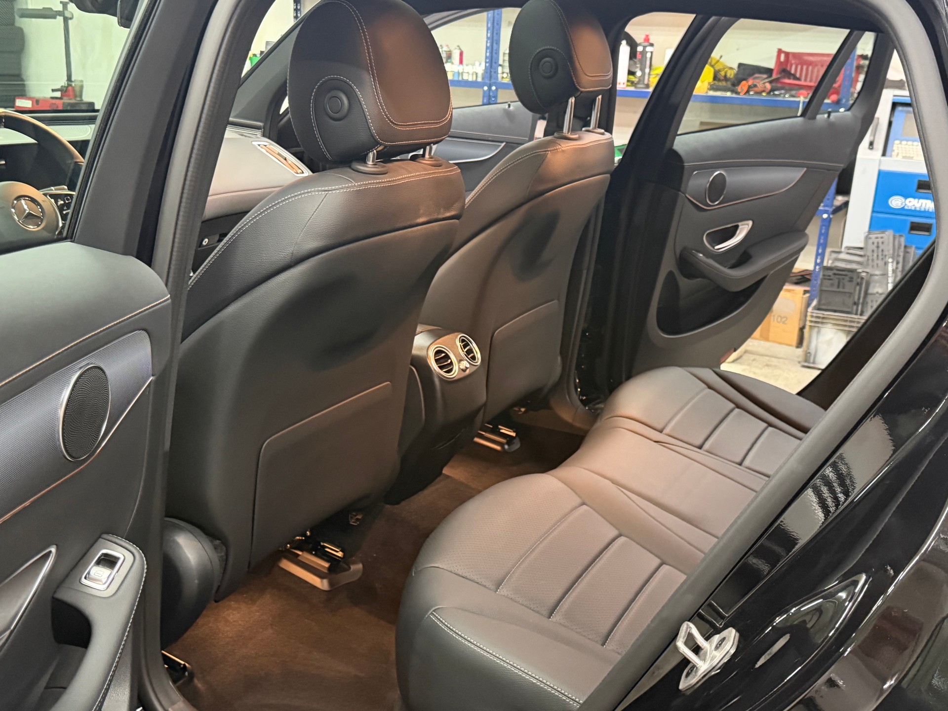 MERCEDES-BENZ EQC 400 4Matic EQ Star-image-10