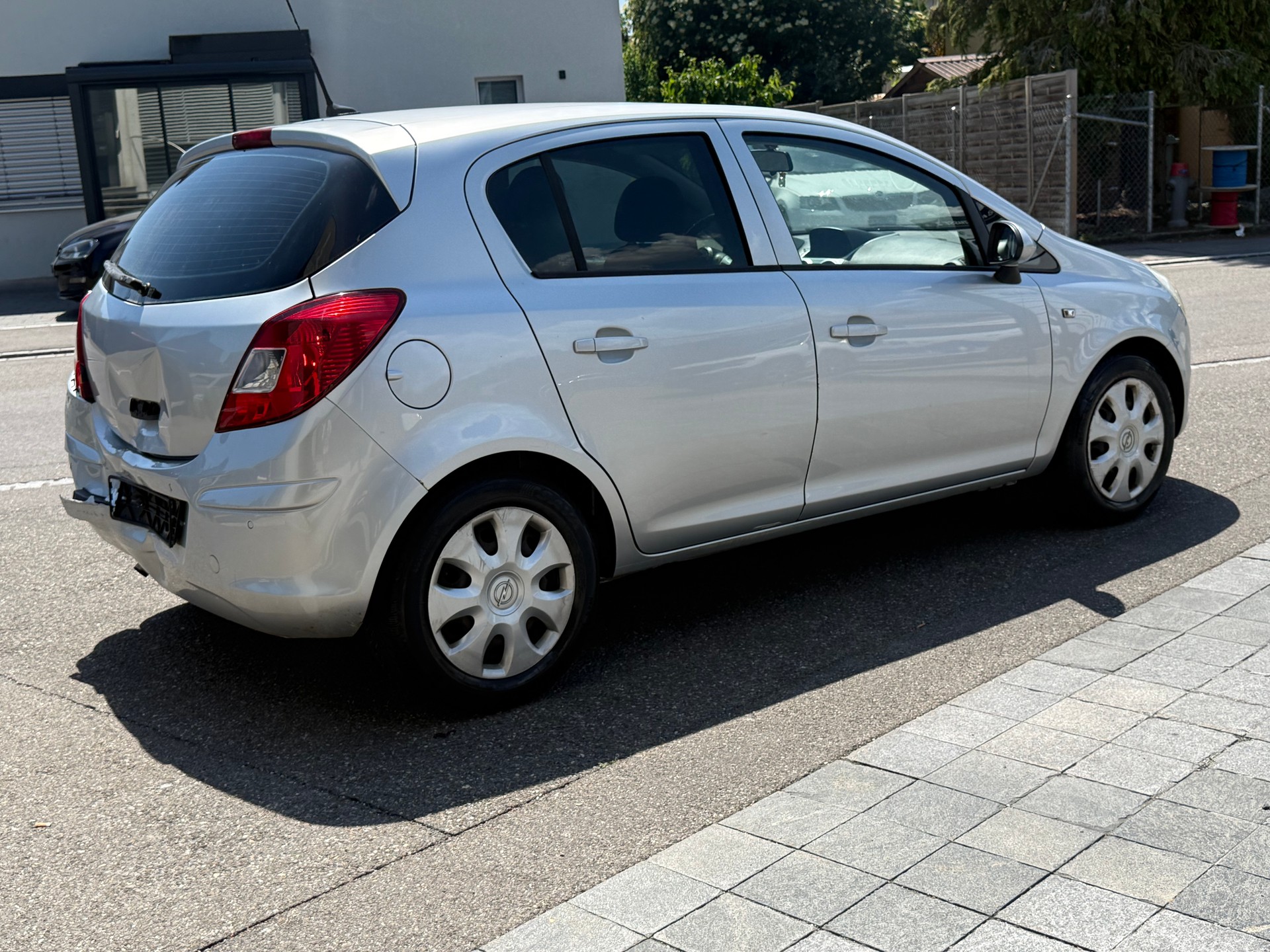 OPEL Corsa 1.4 TP Limited Edition-image-2