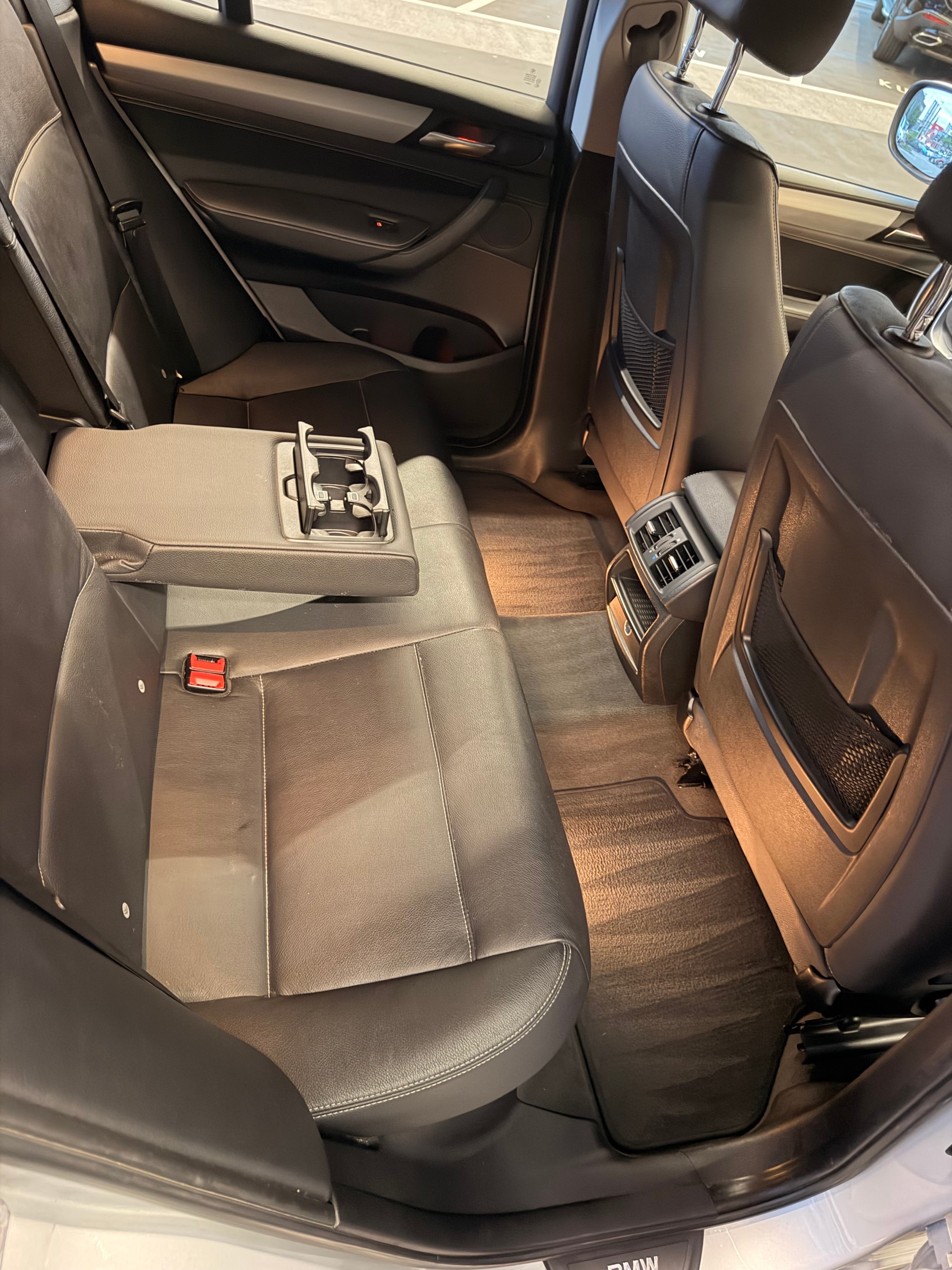 BMW X3 xDrive20d Ab MFK | Leder | Xenon | Navi Prof. | Kamera-image-9