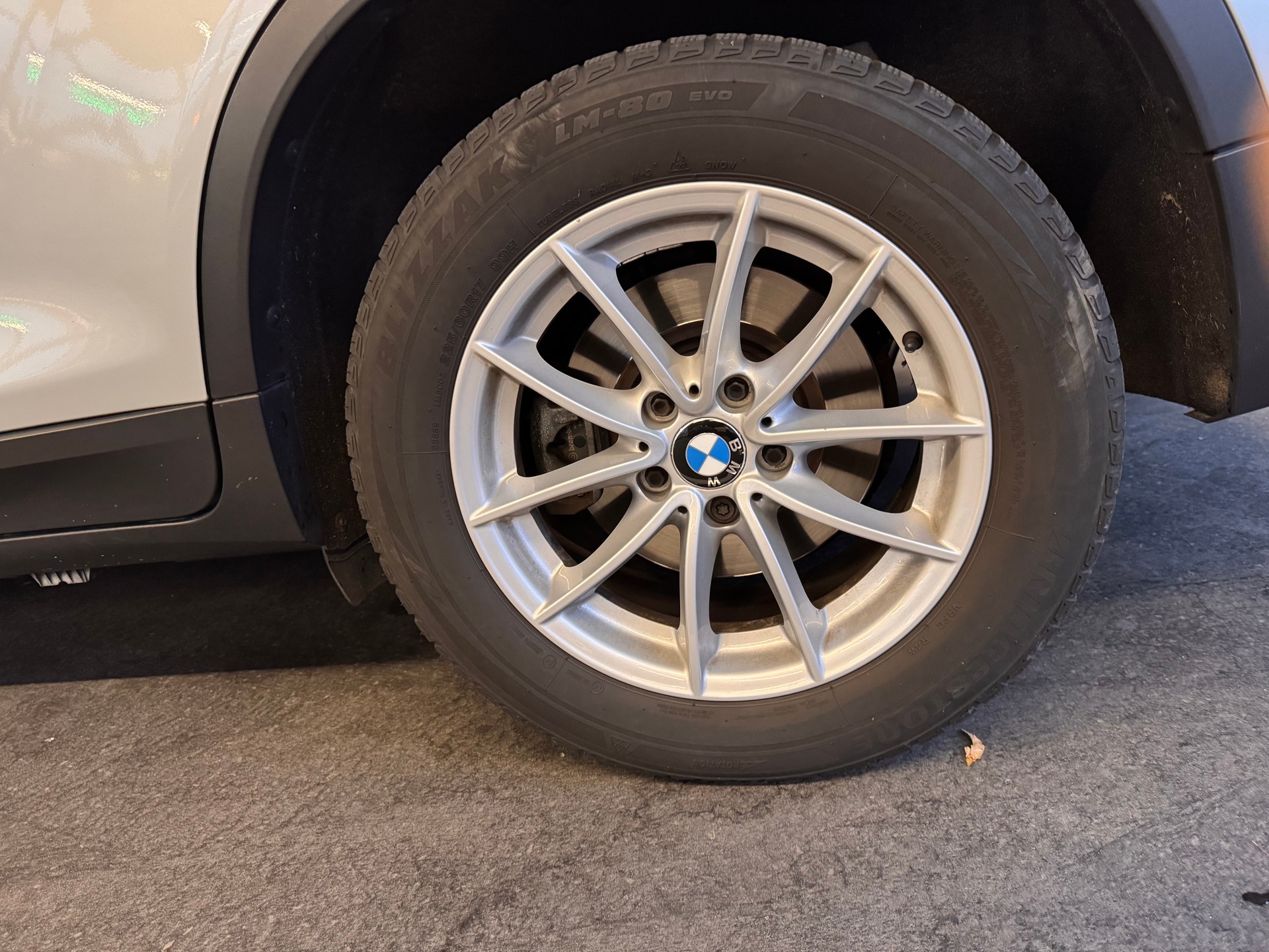 BMW X3 xDrive20d Ab MFK | Leder | Xenon | Navi Prof. | Kamera-image-5