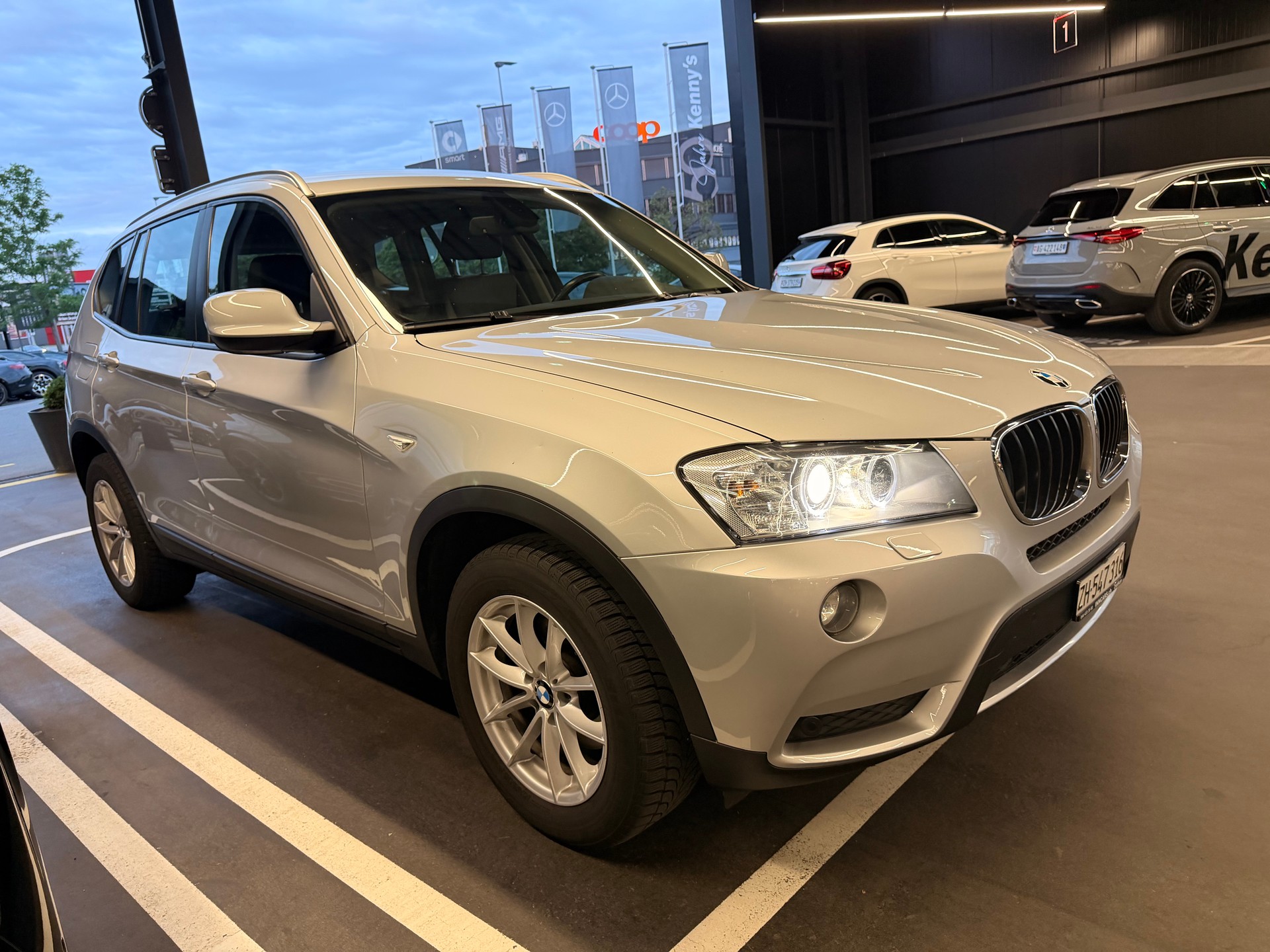 BMW X3 xDrive20d Ab MFK | Leder | Xenon | Navi Prof. | Kamera-image-1