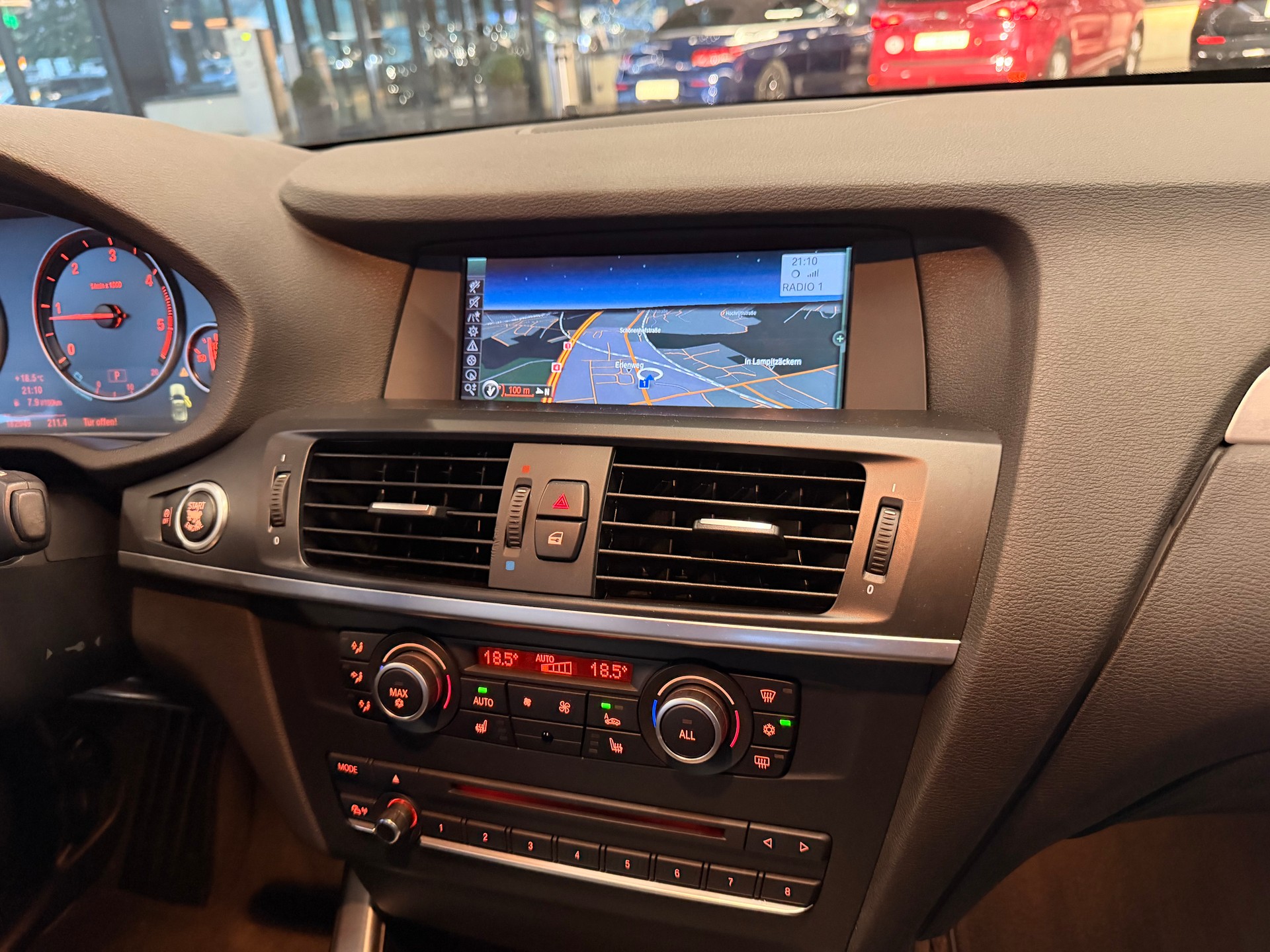 BMW X3 xDrive20d Ab MFK | Leder | Xenon | Navi Prof. | Kamera-image-11