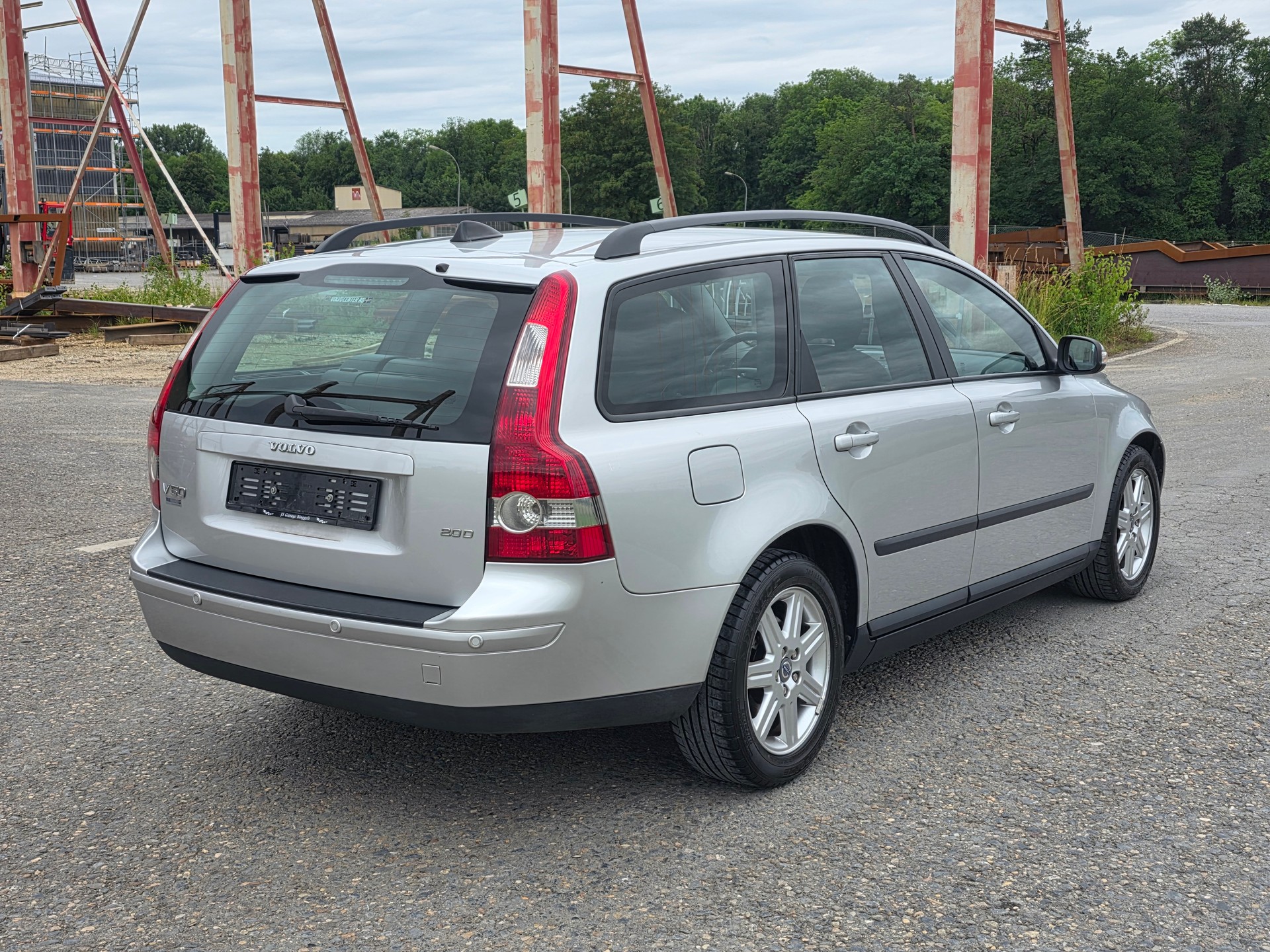 VOLVO V50 2.0D / Neu ab Mfk und Service-image-5