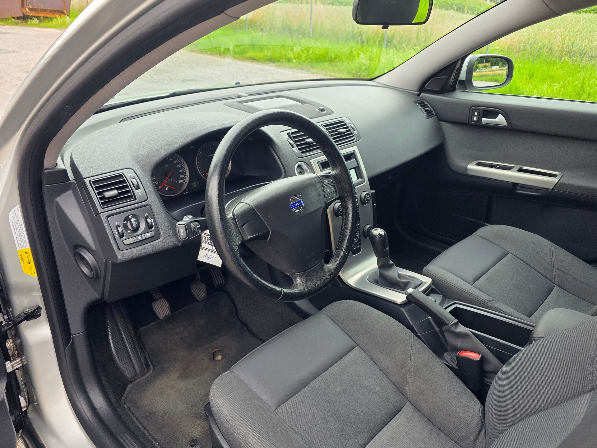 VOLVO V50 2.0D / Neu ab Mfk und Service-image-10