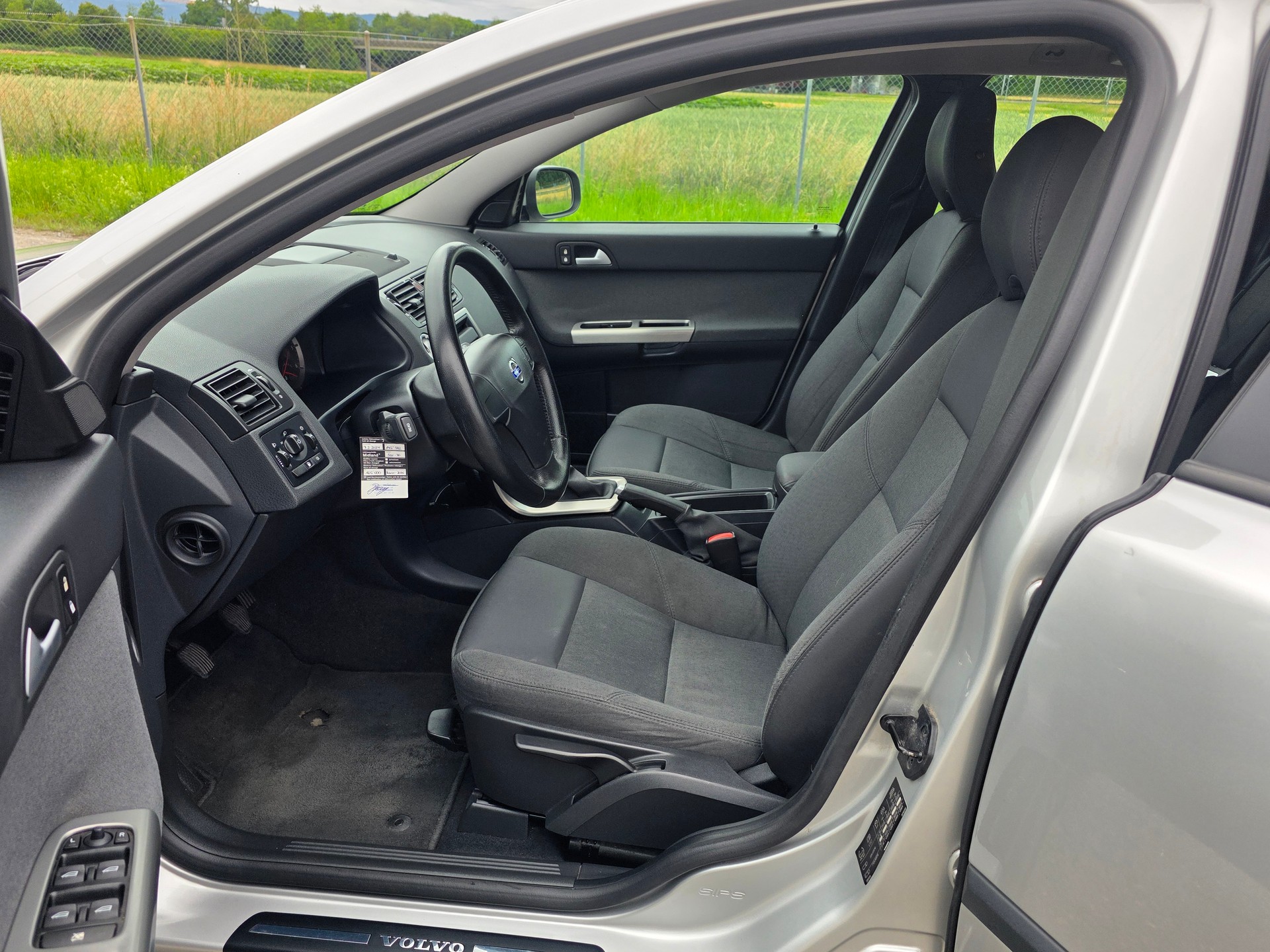 VOLVO V50 2.0D / Neu ab Mfk und Service-image-6
