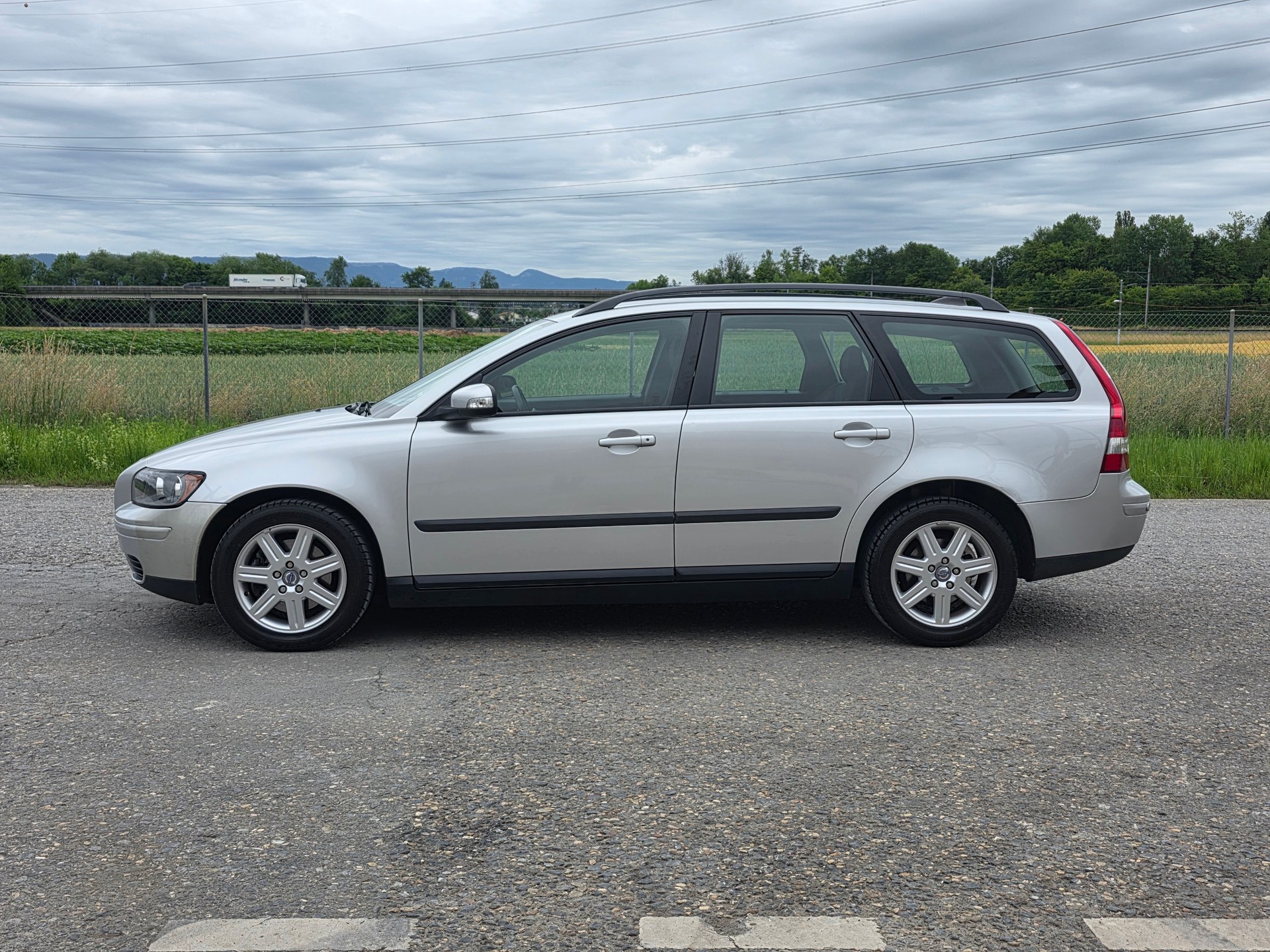 VOLVO V50 2.0D / Neu ab Mfk und Service-image-2