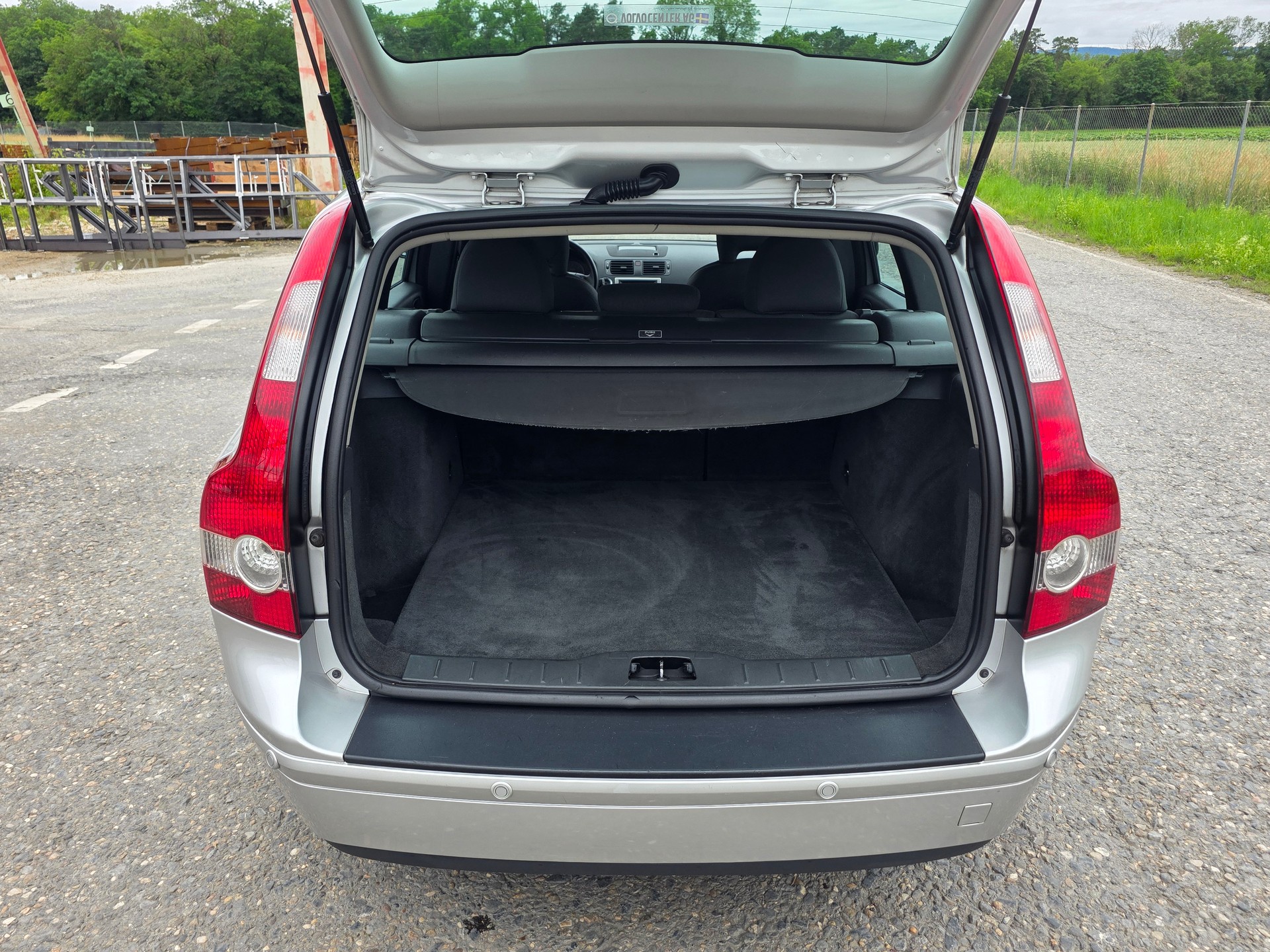 VOLVO V50 2.0D / Neu ab Mfk und Service-image-12