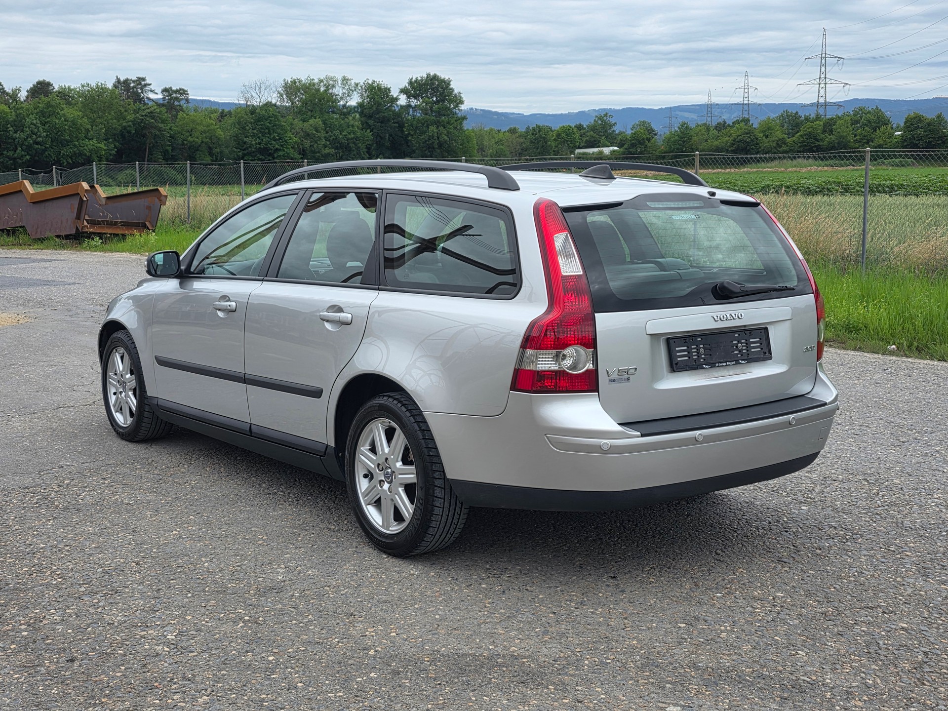 VOLVO V50 2.0D / Neu ab Mfk und Service-image-1