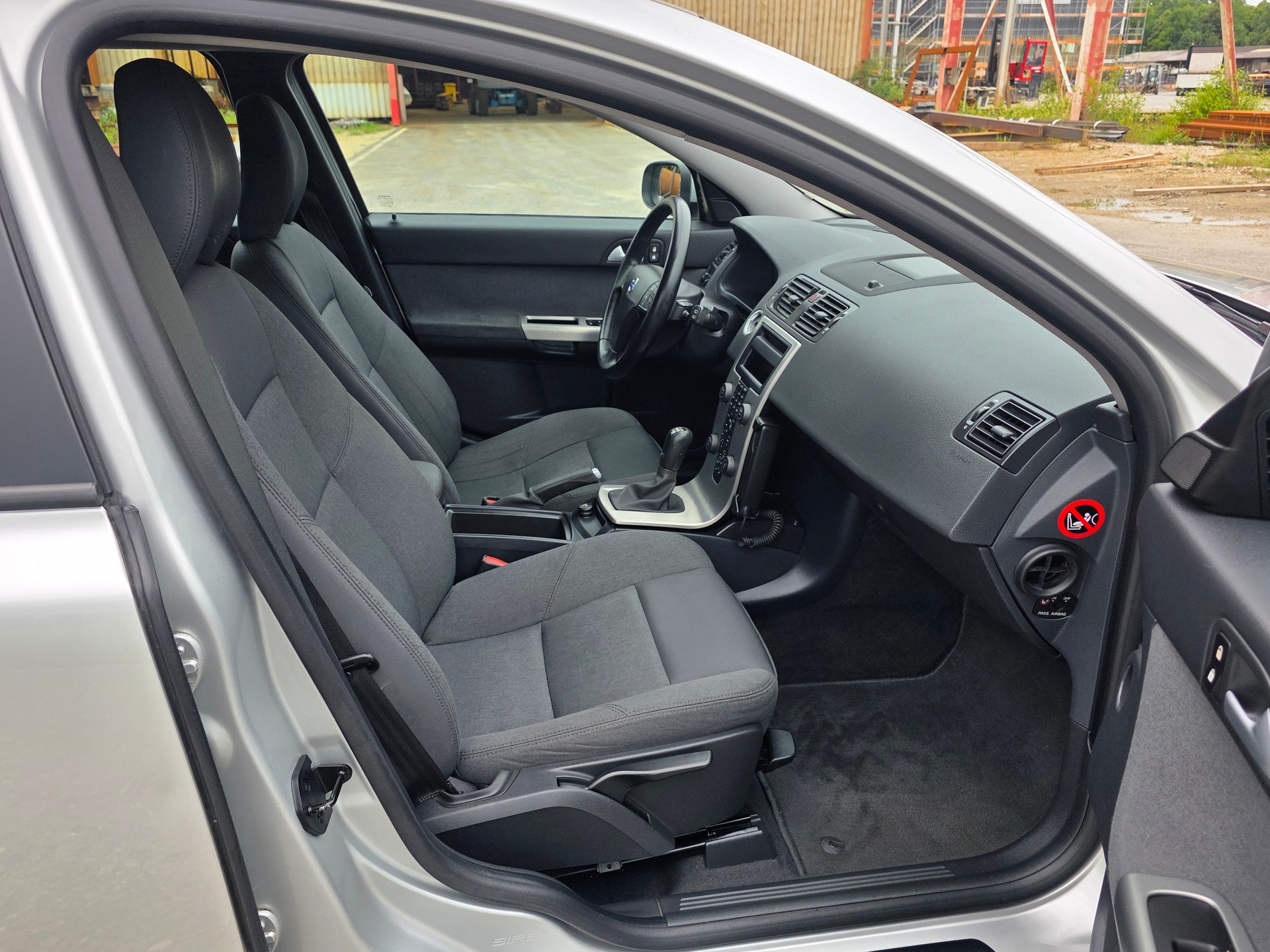 VOLVO V50 2.0D / Neu ab Mfk und Service-image-7