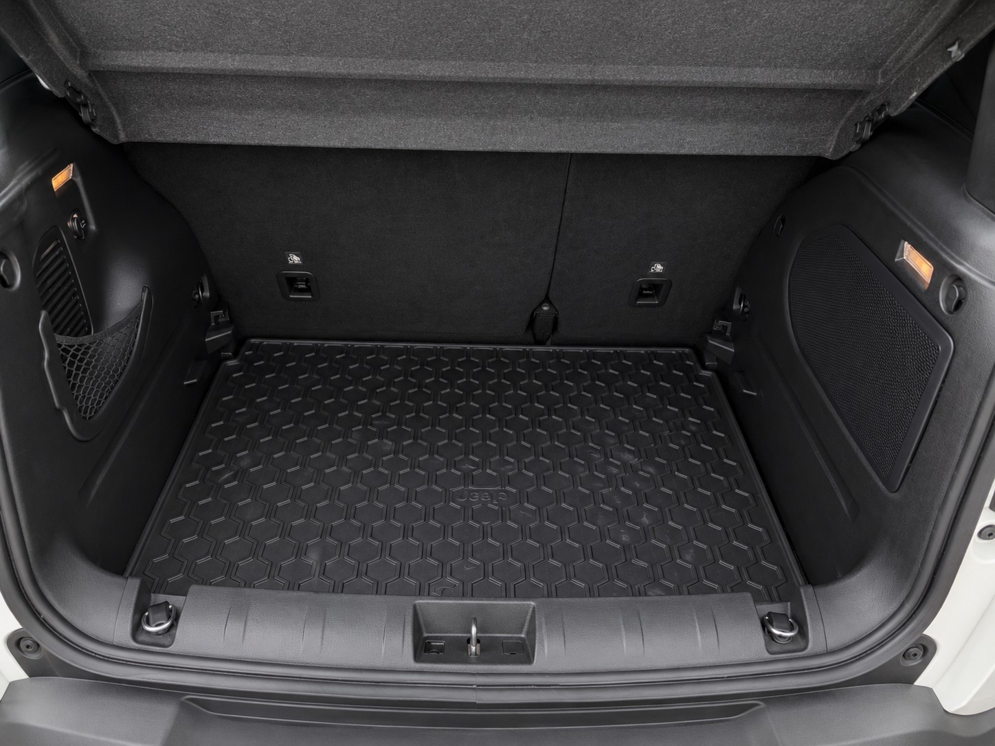 JEEP Renegade 2.0 CRD 75th Anniv. AWD + Low Range 9ATX-image-9