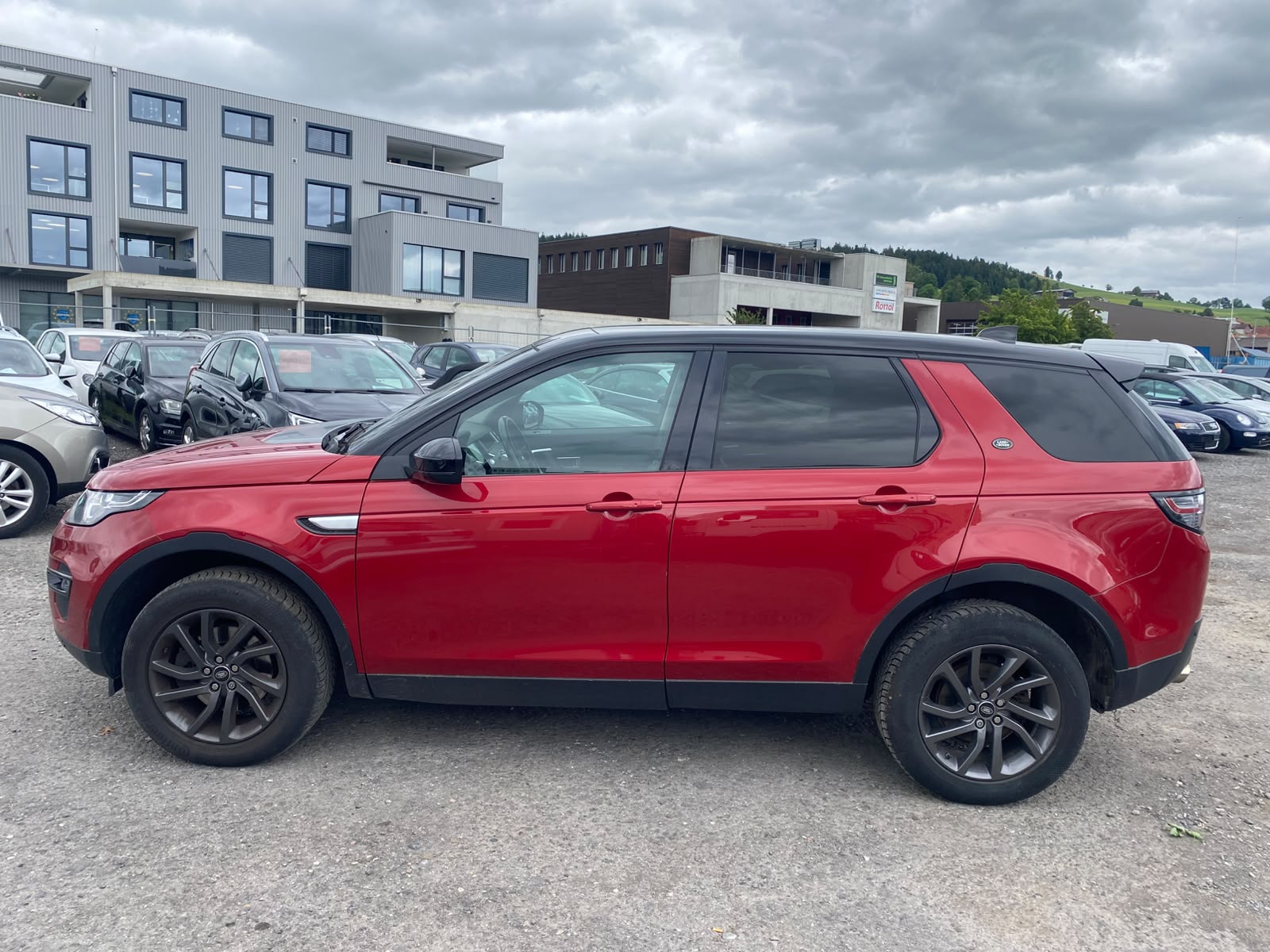 LAND ROVER Discovery Sport 2.0 TD4 HSE AT9-image-2