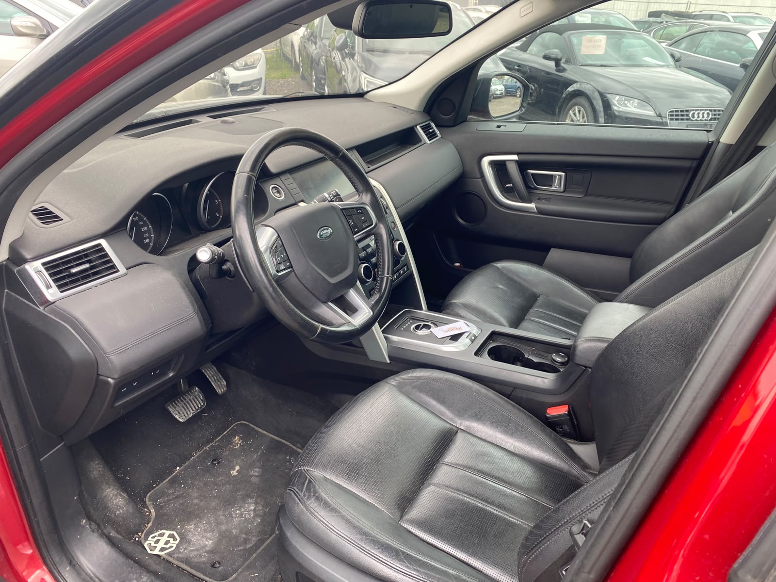 LAND ROVER Discovery Sport 2.0 TD4 HSE AT9-image-8