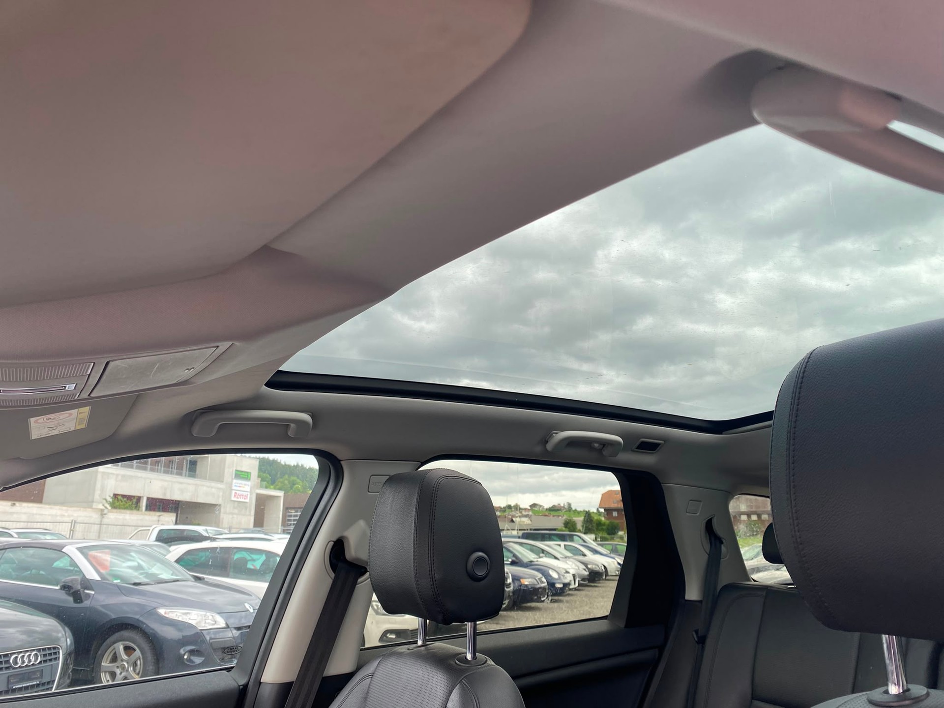 LAND ROVER Discovery Sport 2.0 TD4 HSE AT9-image-9