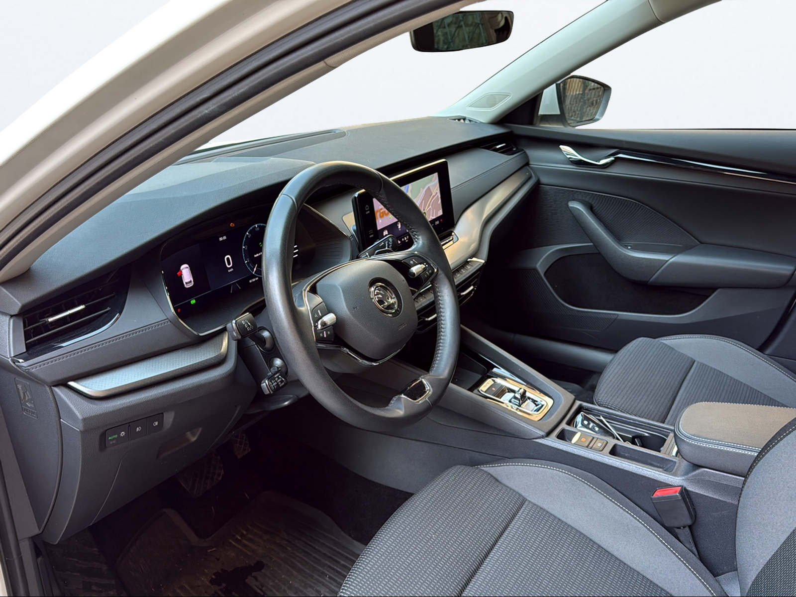 SKODA Octavia Combi 2.0 TDI DSG Ambition 4x4-image-10