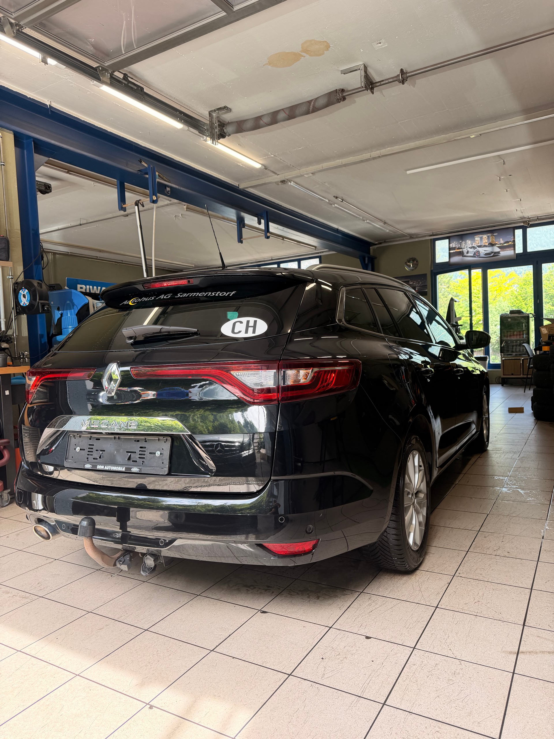 RENAULT Mégane Grandtour 1.2 16V Turbo Bose EDC-image-4