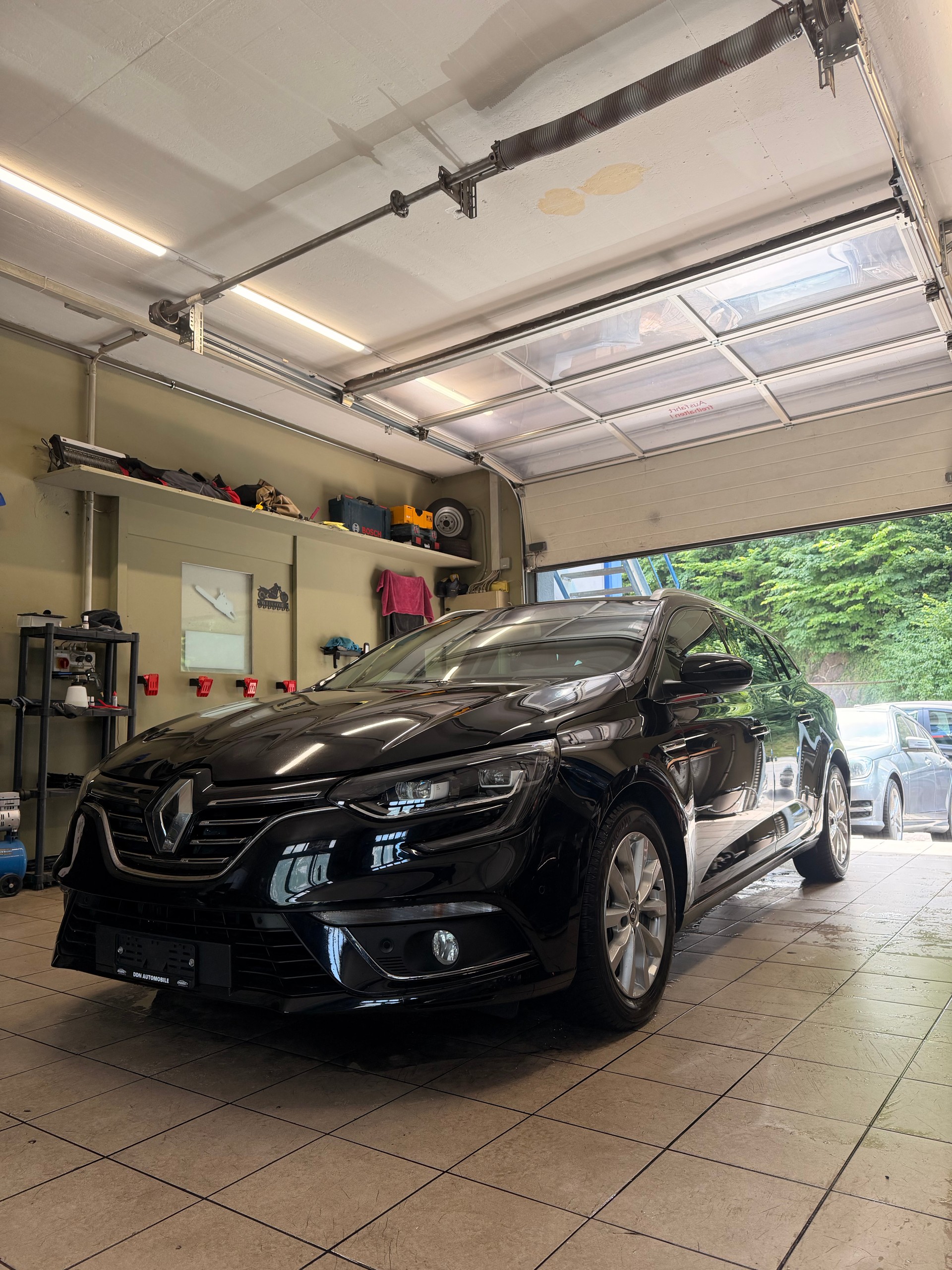 RENAULT Mégane Grandtour 1.2 16V Turbo Bose EDC-image-1