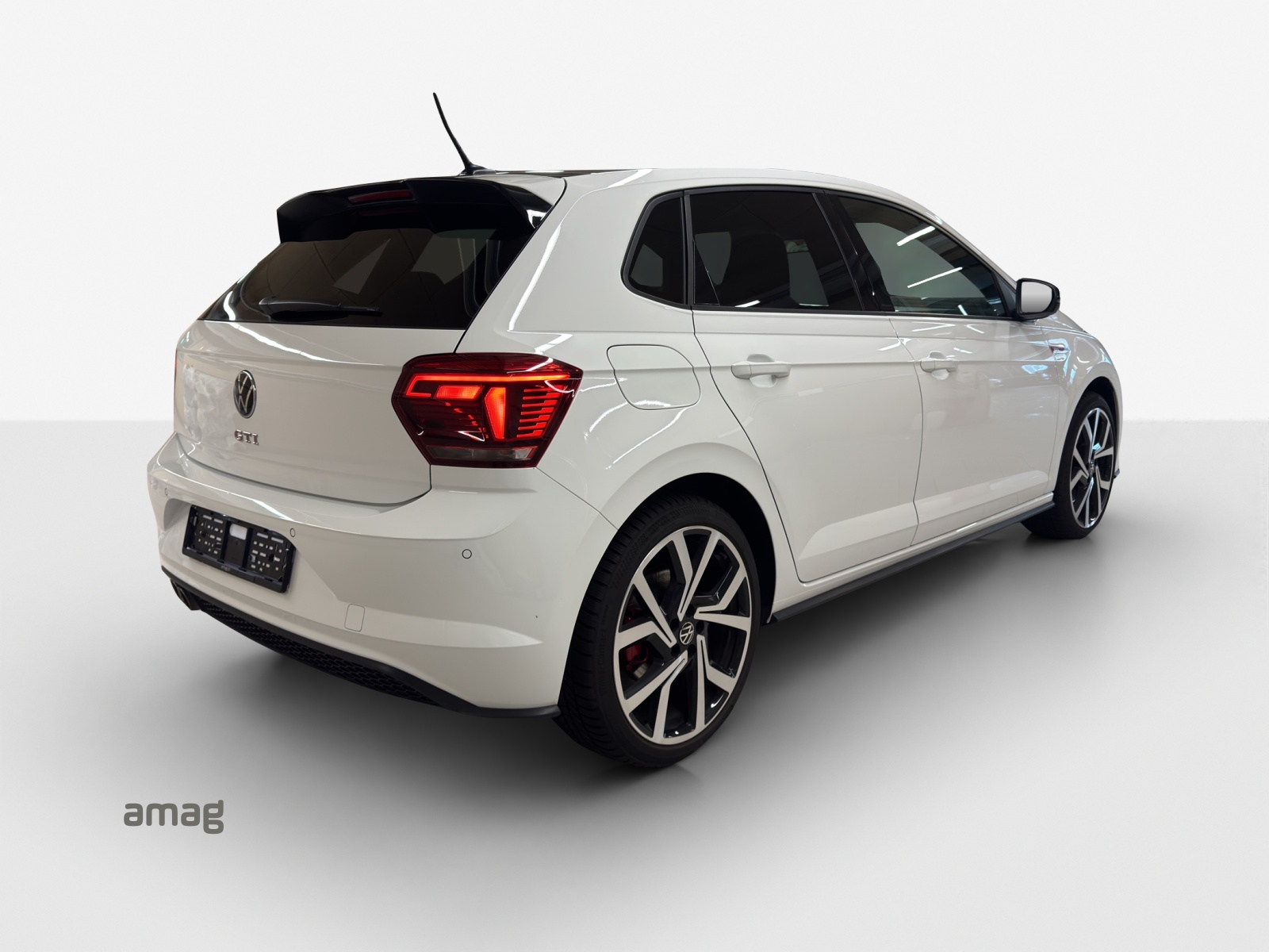 VW Polo 2.0 TSI GTI DSG-image-4
