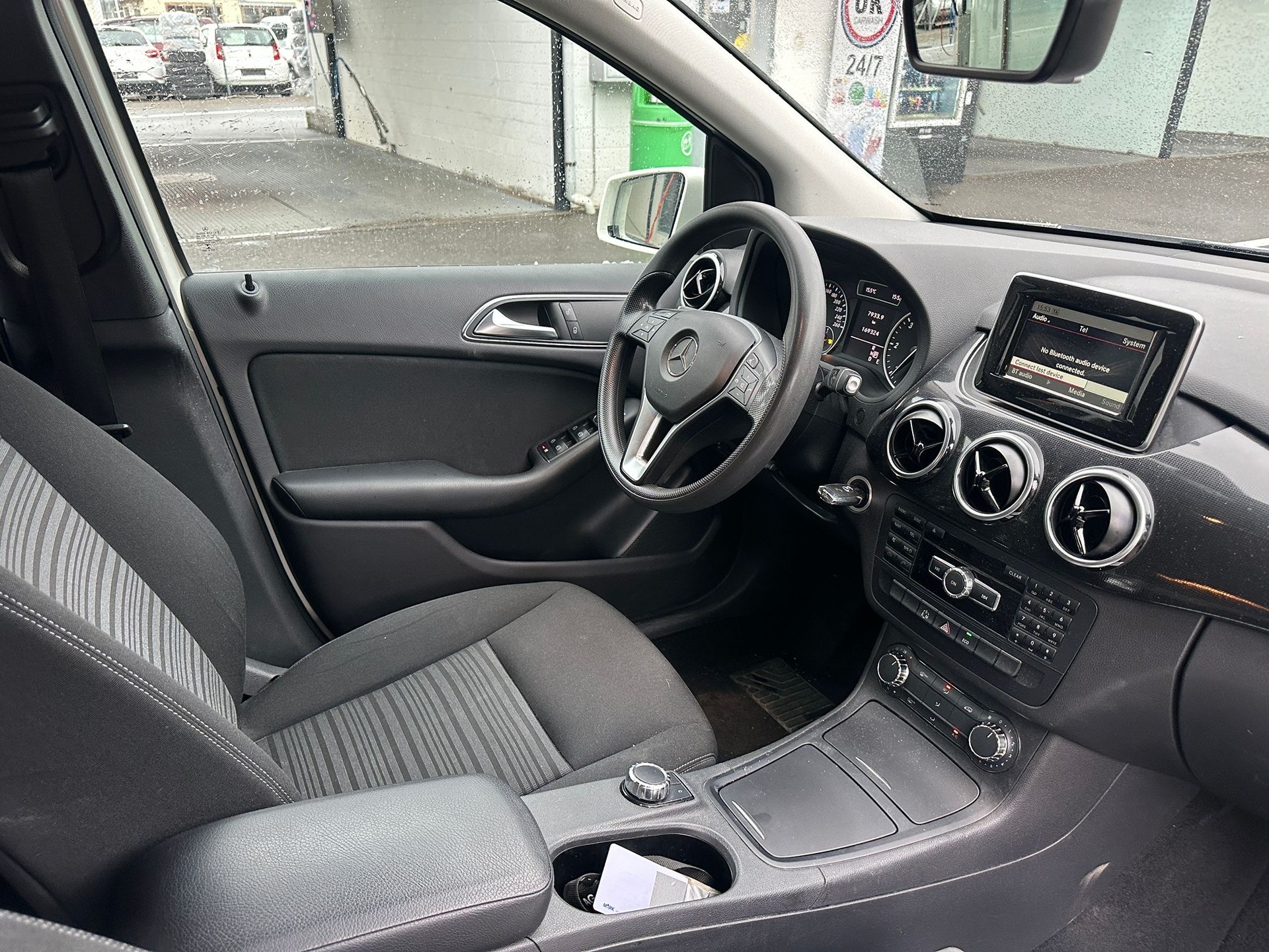 MERCEDES-BENZ B 200 CDI-image-10
