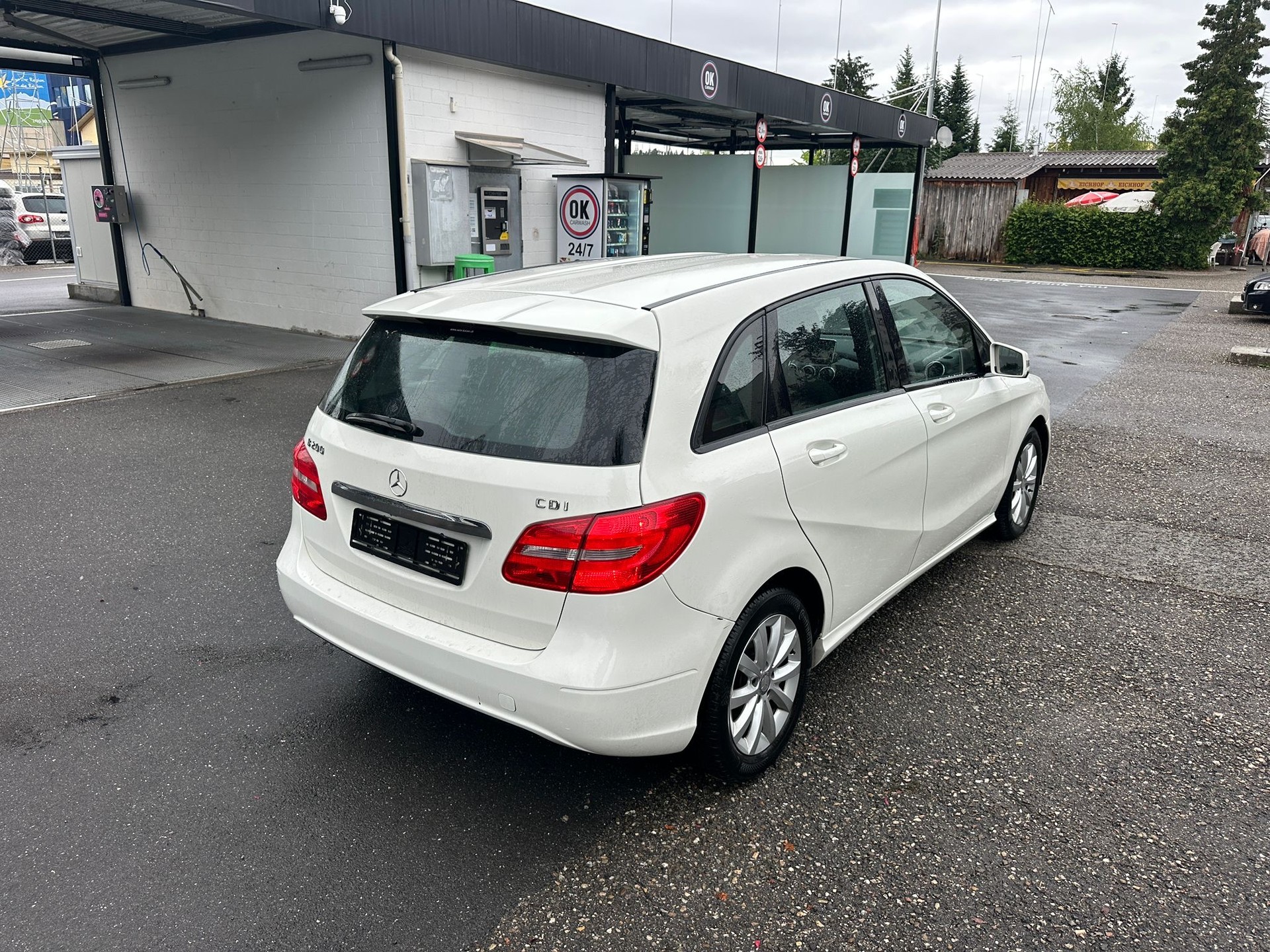 MERCEDES-BENZ B 200 CDI-image-5