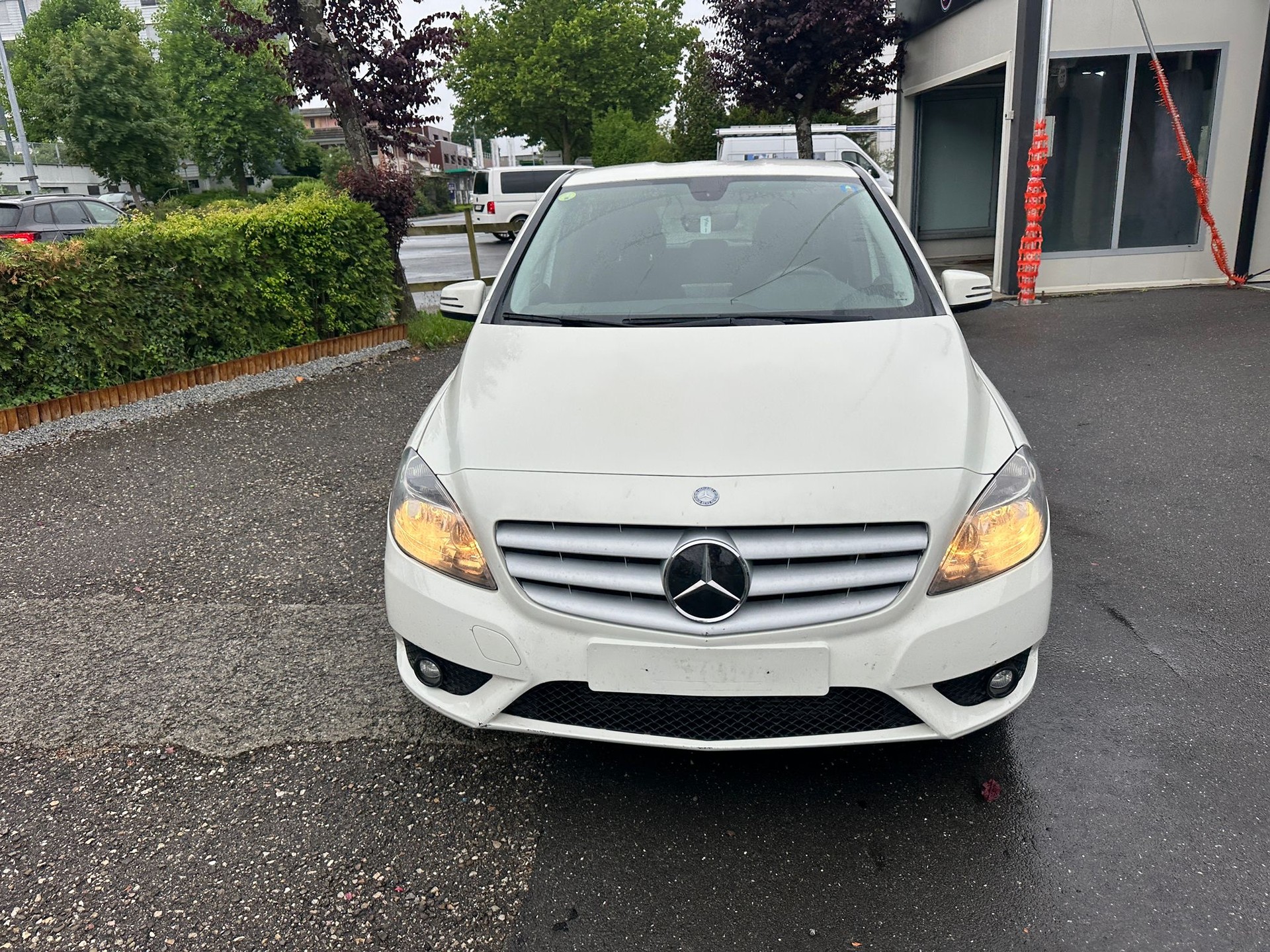 MERCEDES-BENZ B 200 CDI-image-2