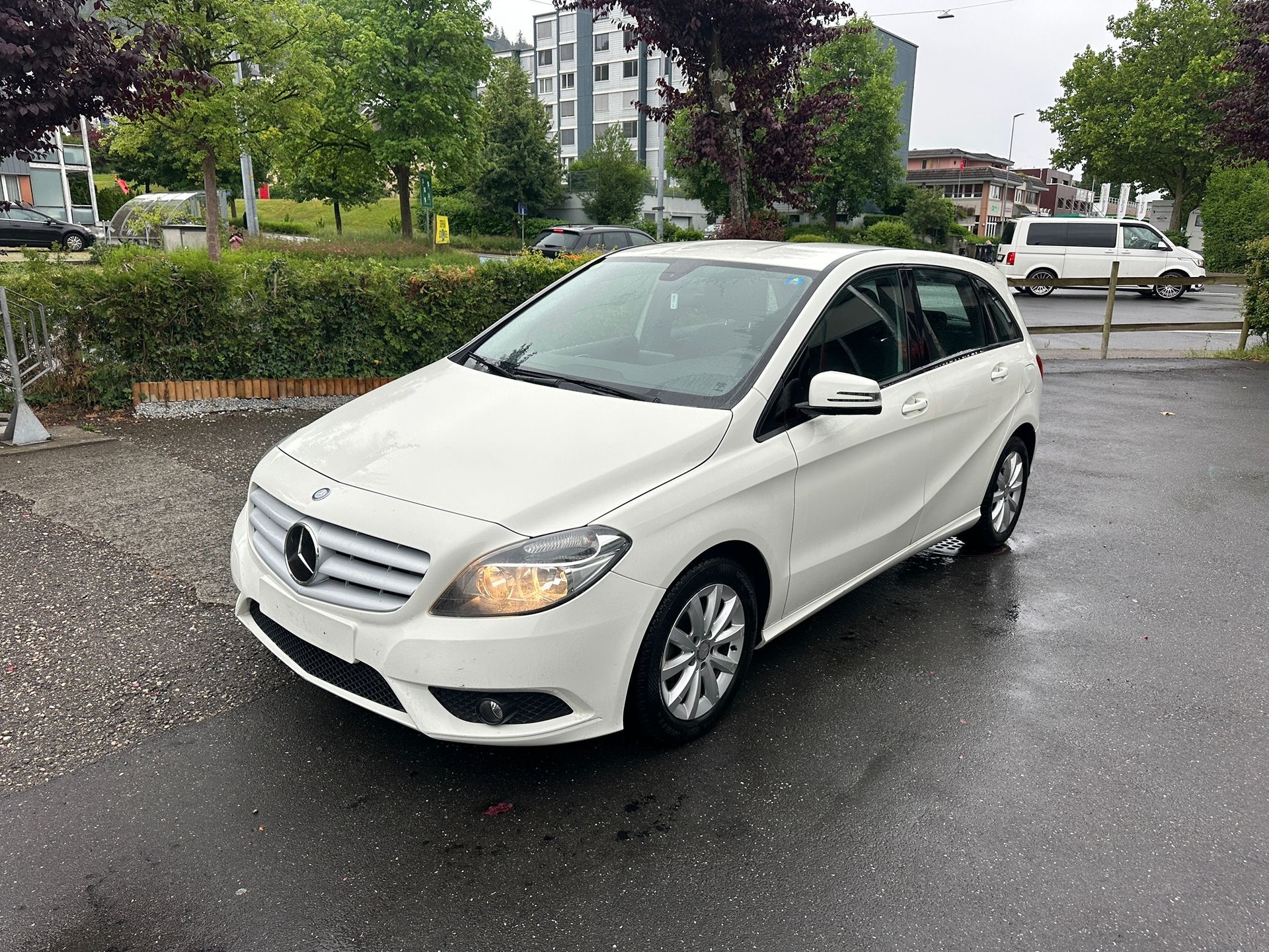 MERCEDES-BENZ B 200 CDI-image-0