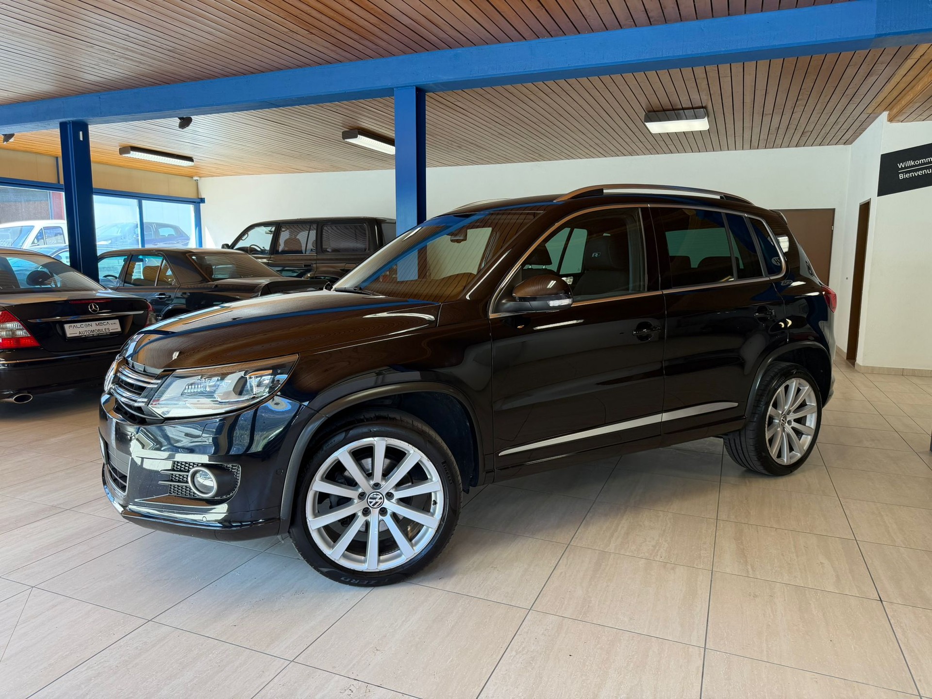 VW Tiguan 2.0 TSI R-Line Design 4Motion DSG-image-3