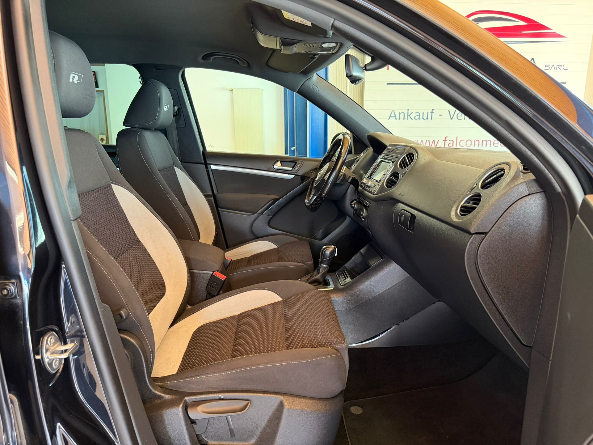 VW Tiguan 2.0 TSI R-Line Design 4Motion DSG-image-16