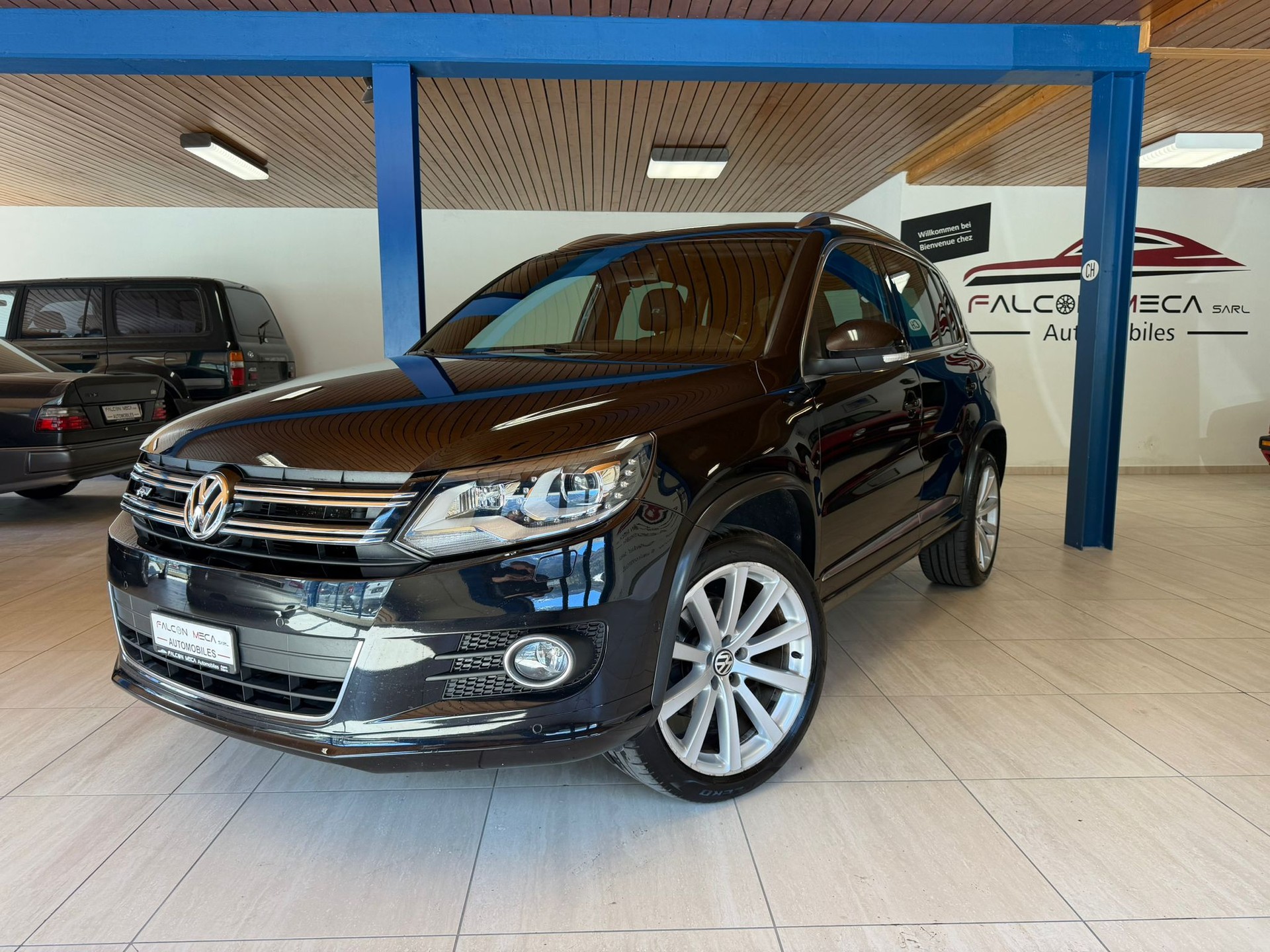 VW Tiguan 2.0 TSI R-Line Design 4Motion DSG-image-2